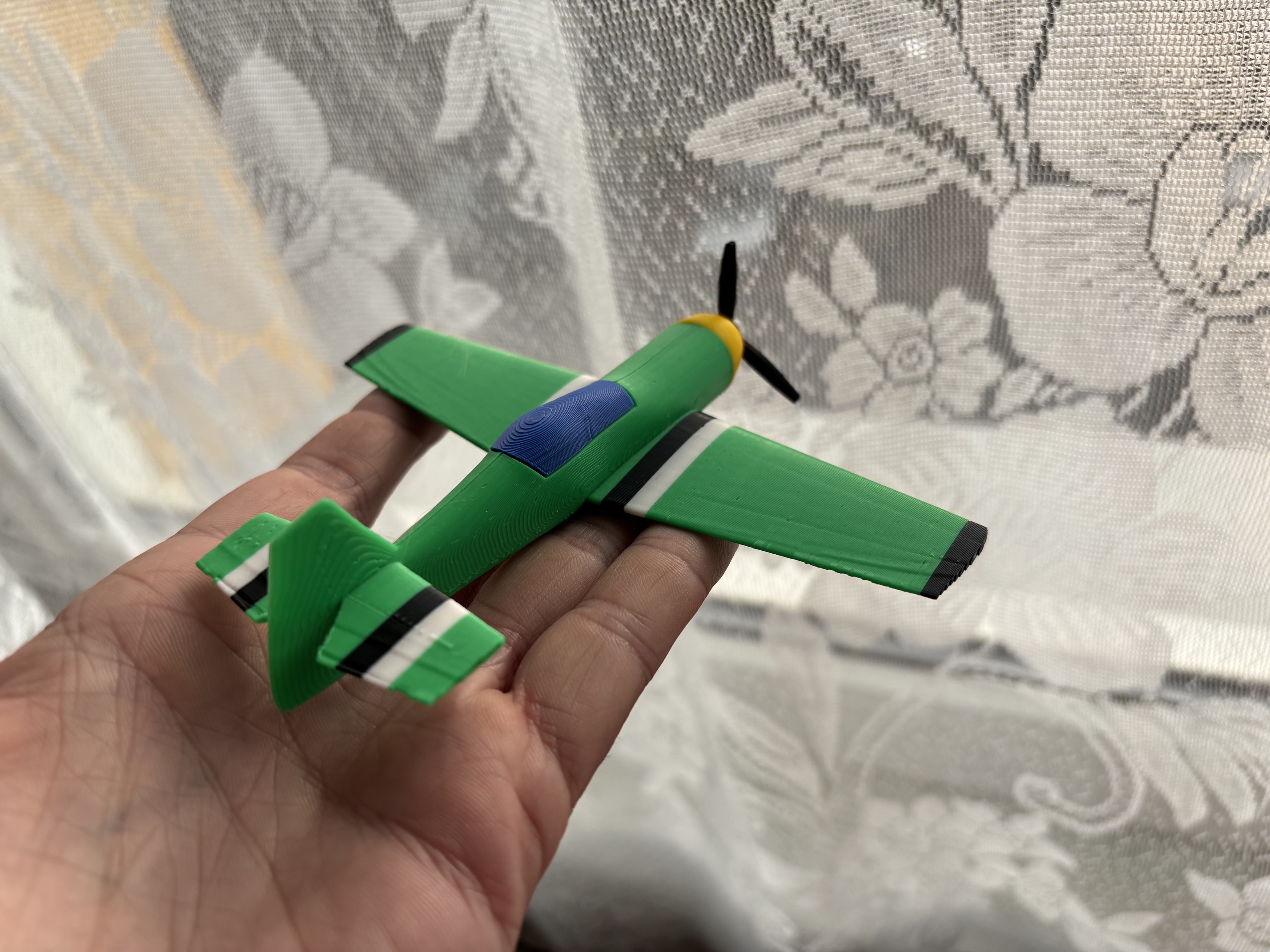 Sukhoi Su-26 (toy plane) - photo 3
