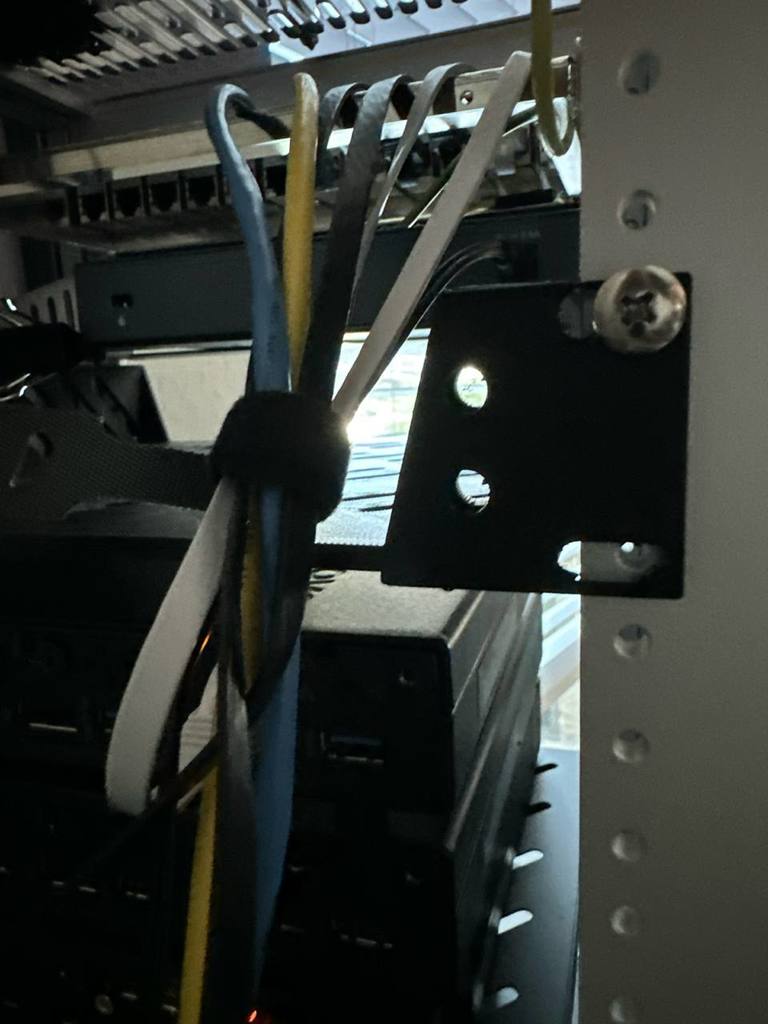 GeeekPi 10 in rack shelf - photo 3