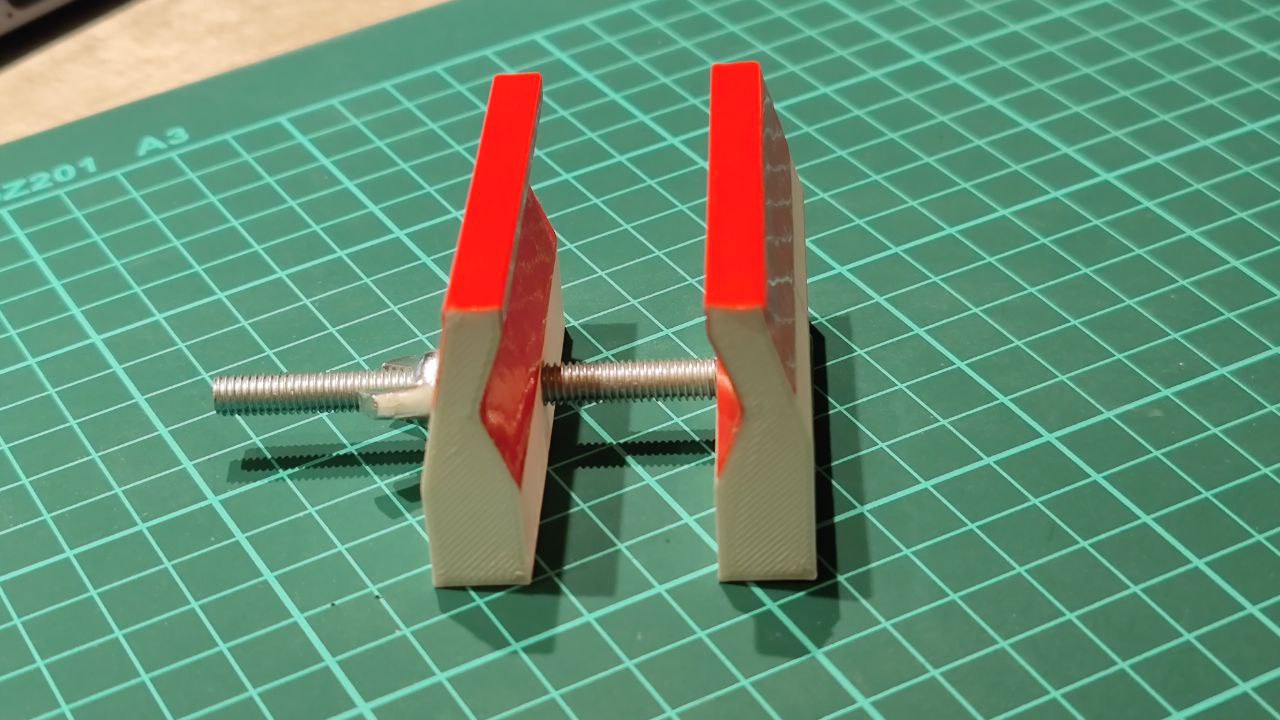 Cardellini Clamp (1/4" camera screw)