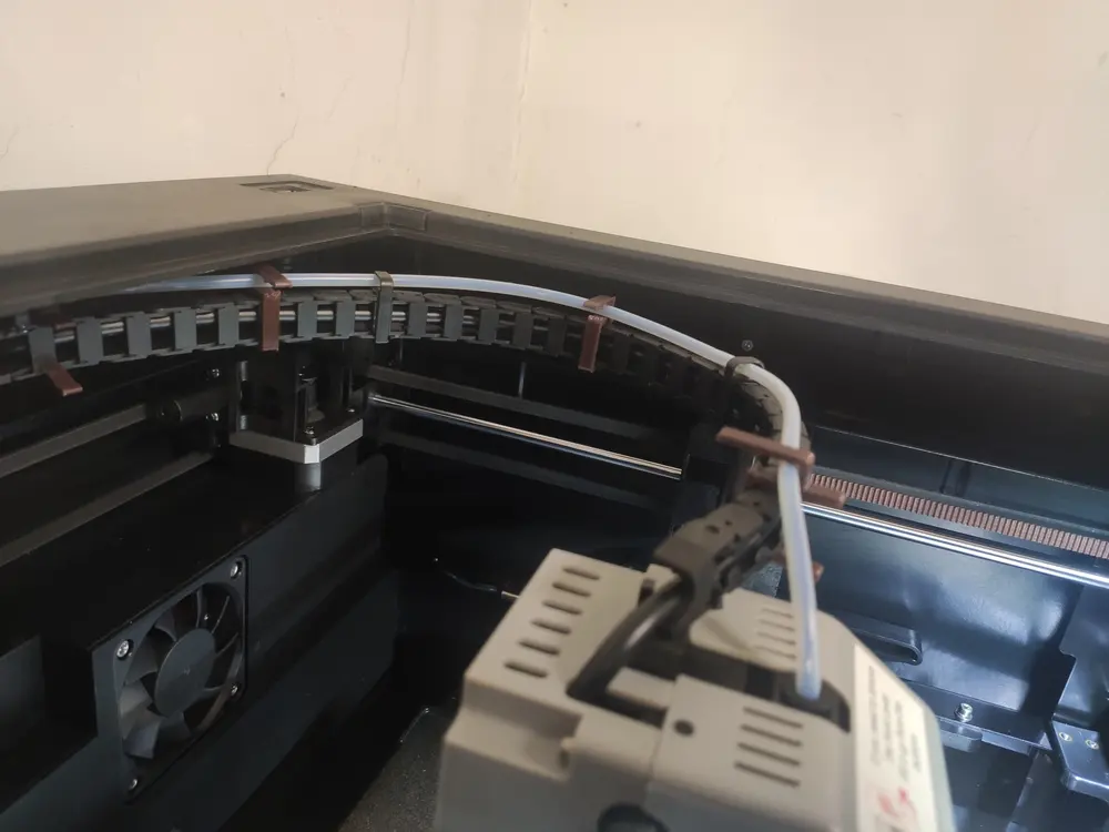 Qidi Q1 Pro tube bracket on chain - photo 2
