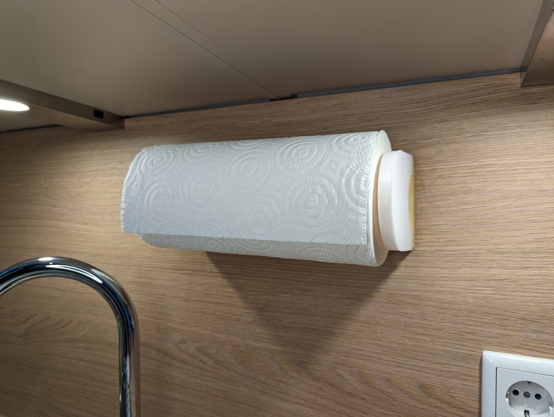 One-handed removable paper roll holder kitchen wipe tissues