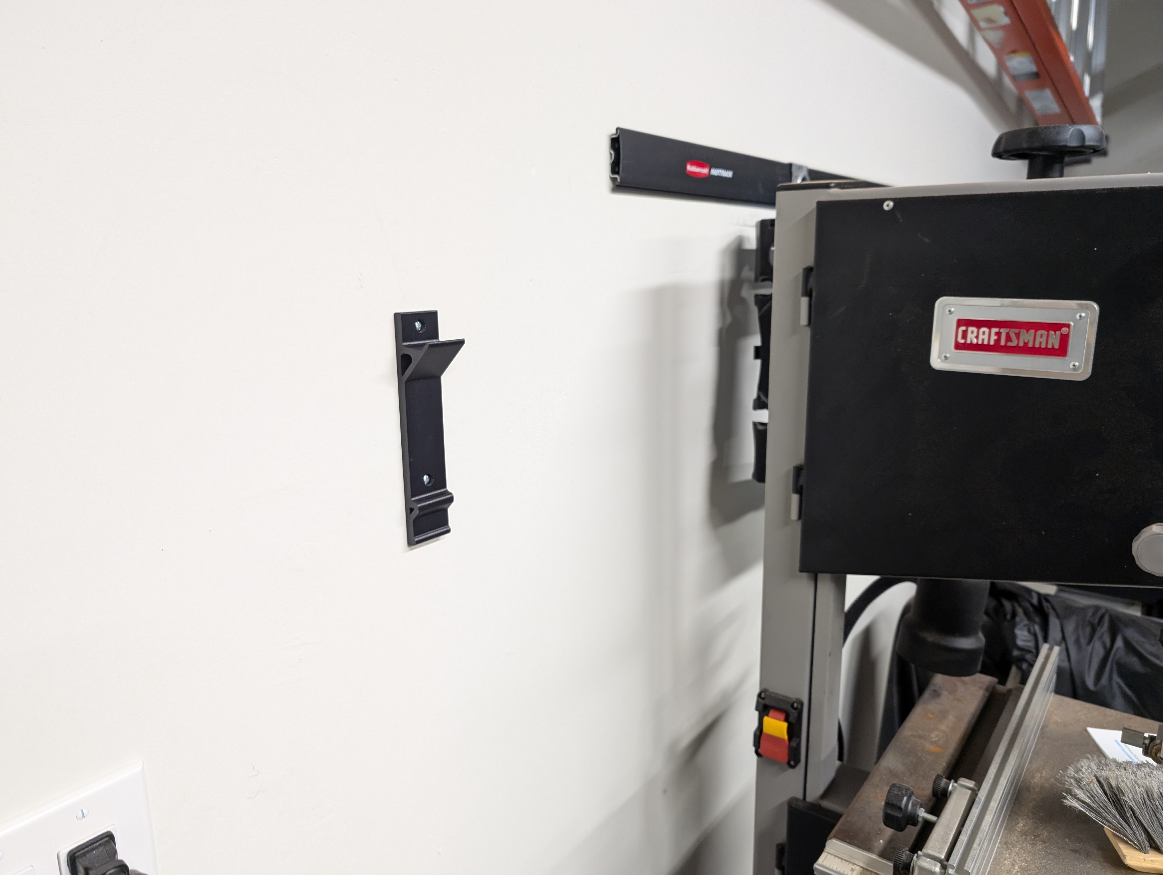 Dewalt DCBL722 Leaf Blower Wall Mount - photo 2