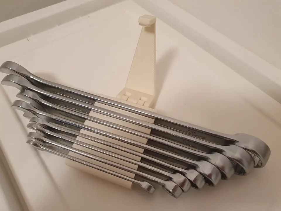 Wrench organizer (print in place hinge) - photo 4