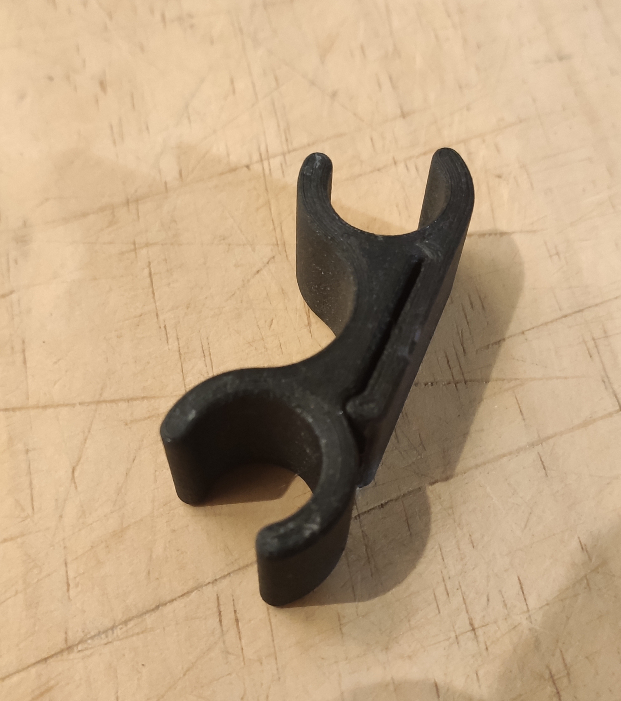 Hiking pole clip