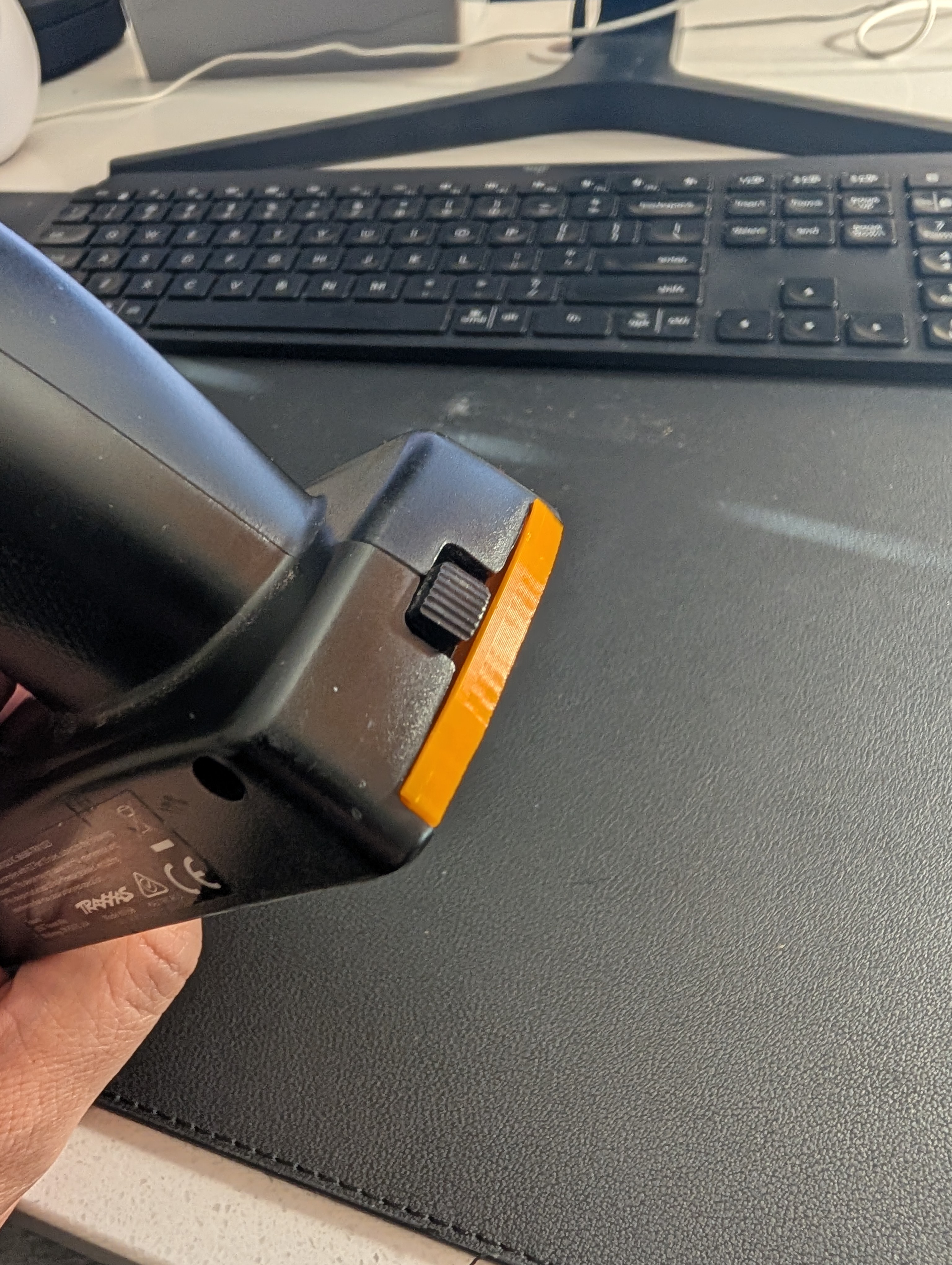 Traxxas TQ Battery Door Replacement - photo 3