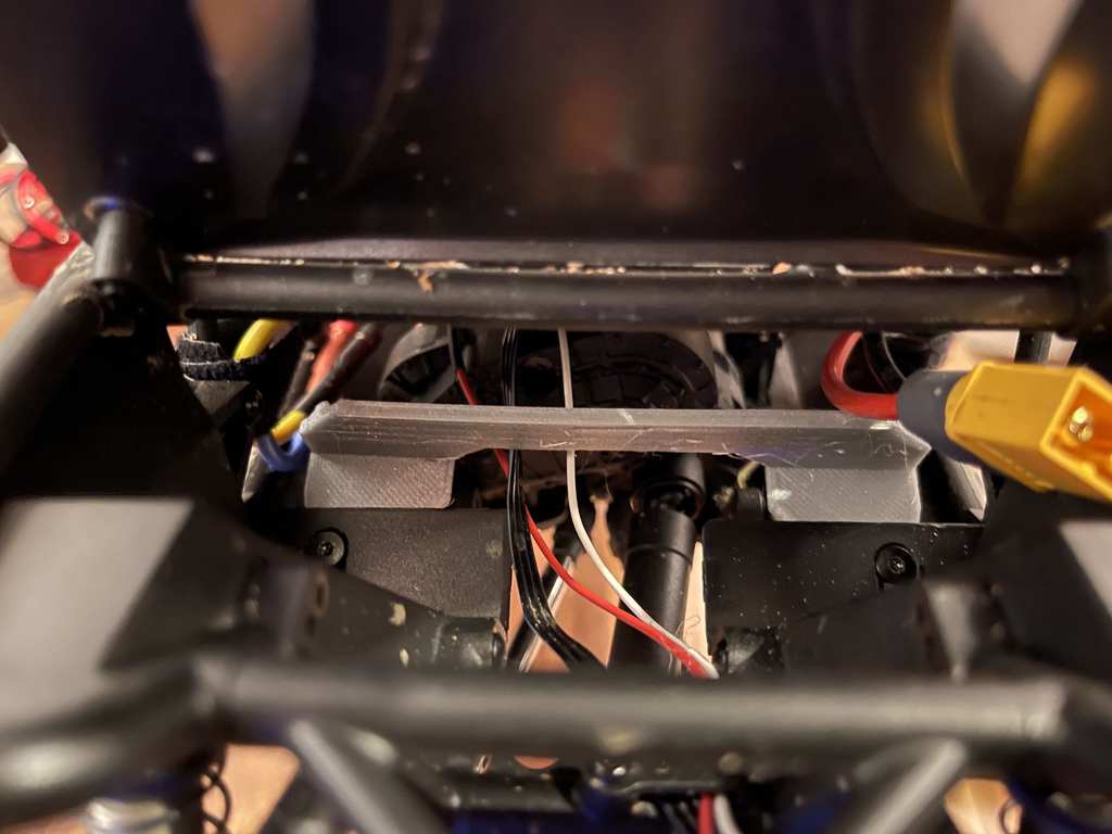 Axial Capra Battery Tray - photo 2