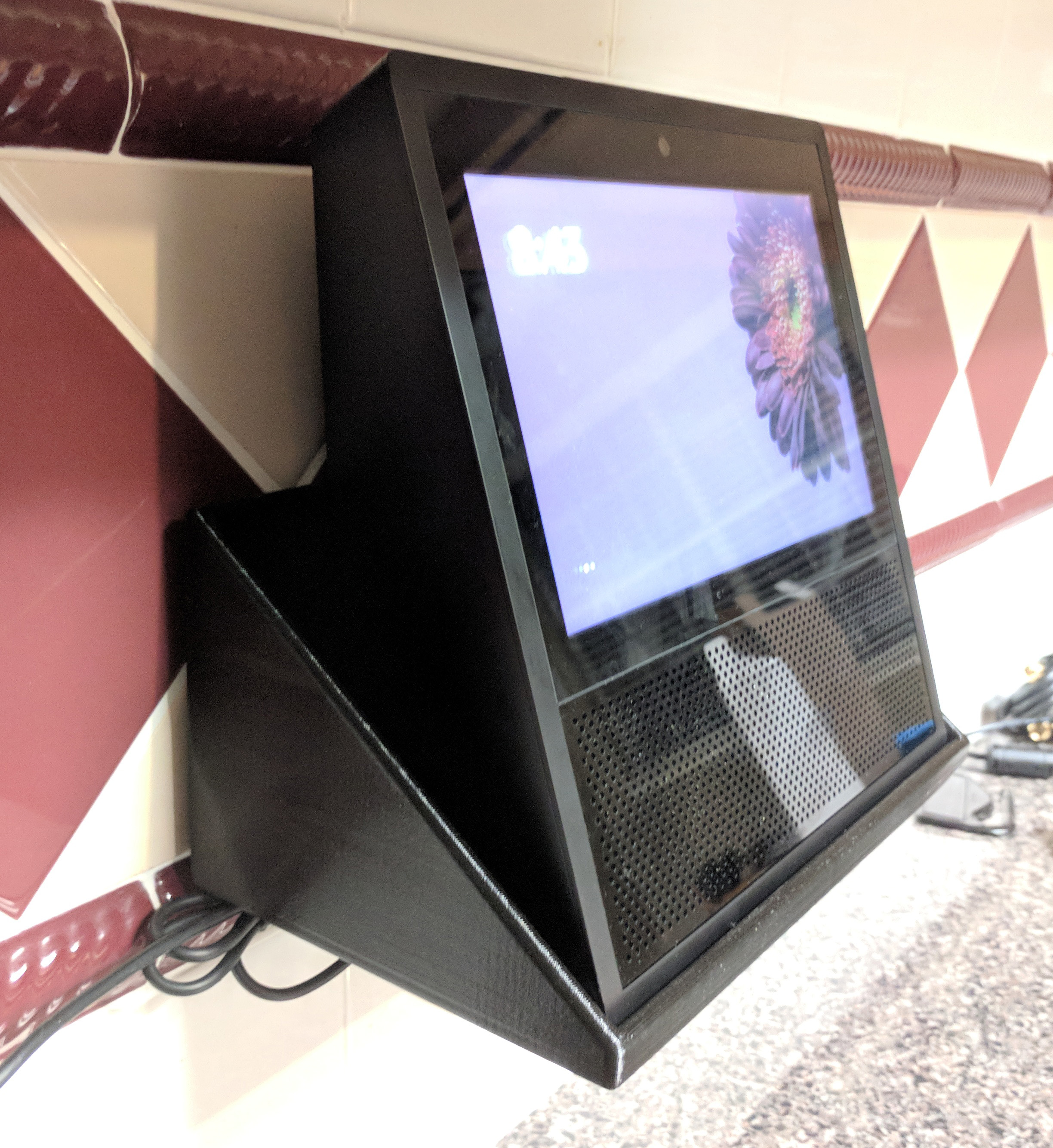 Echo Show Wall Mount - photo 2