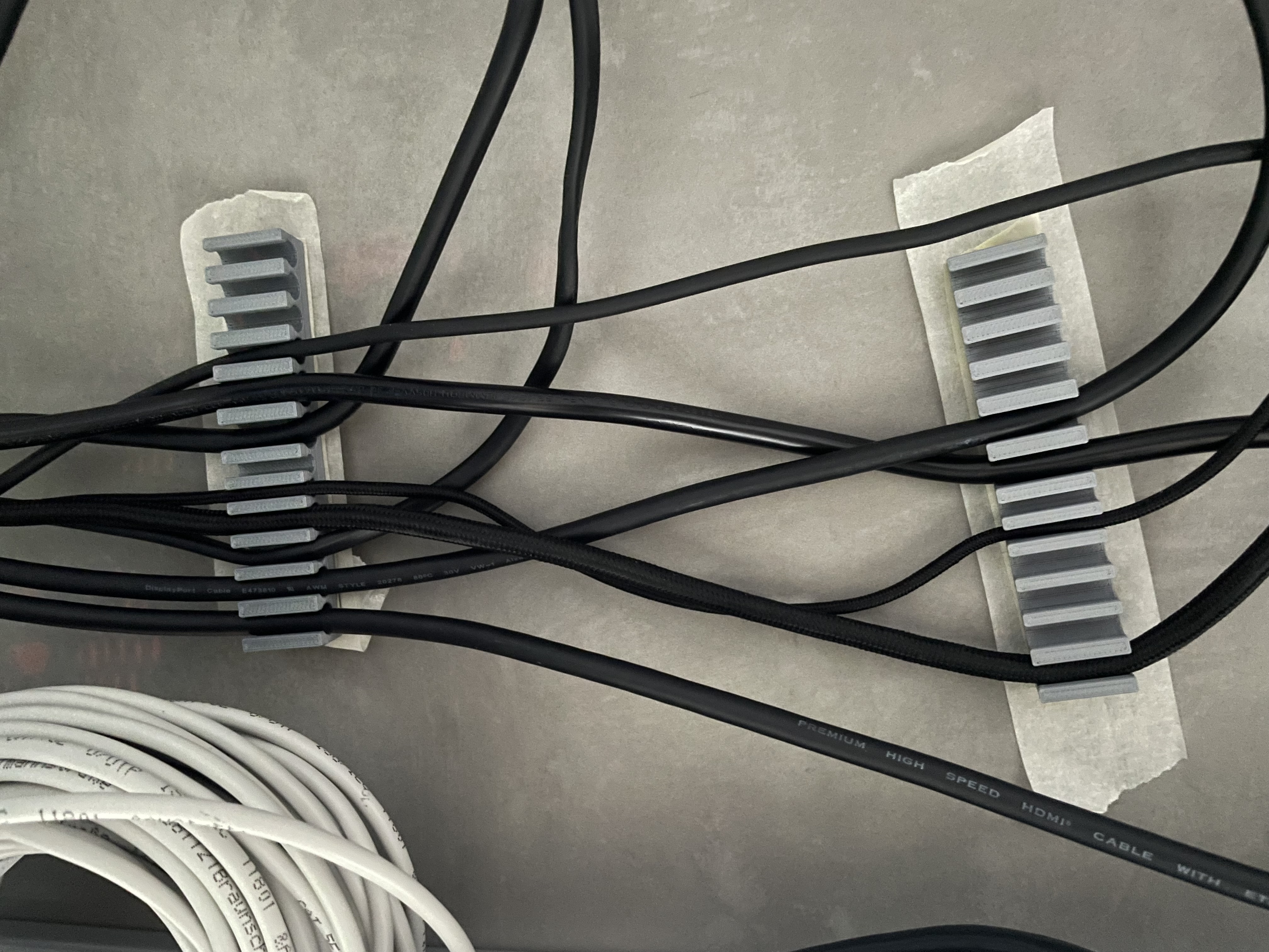Cable manager brick - photo 2