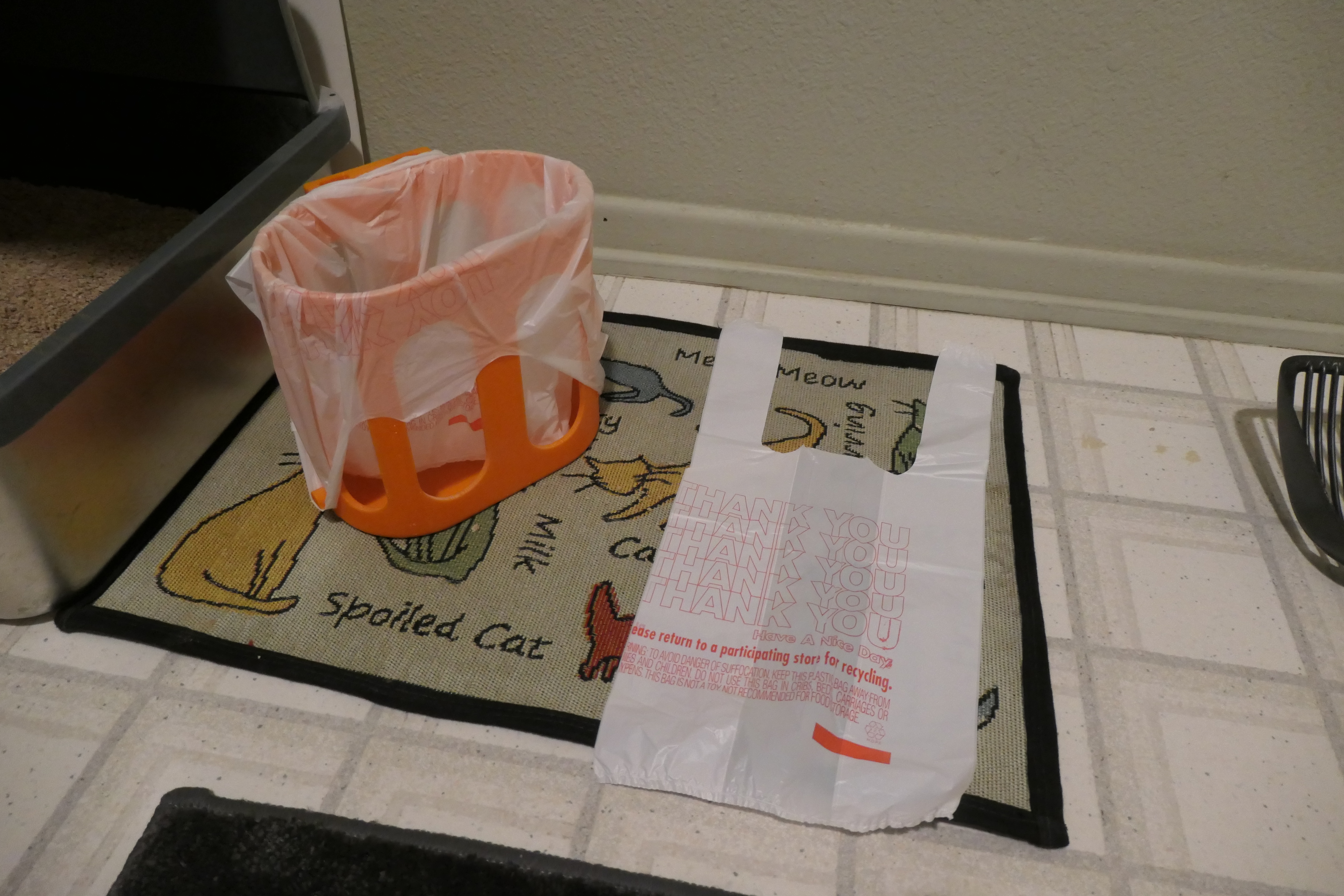 Handy Bag holder for Kitchen or Litter box - photo 4