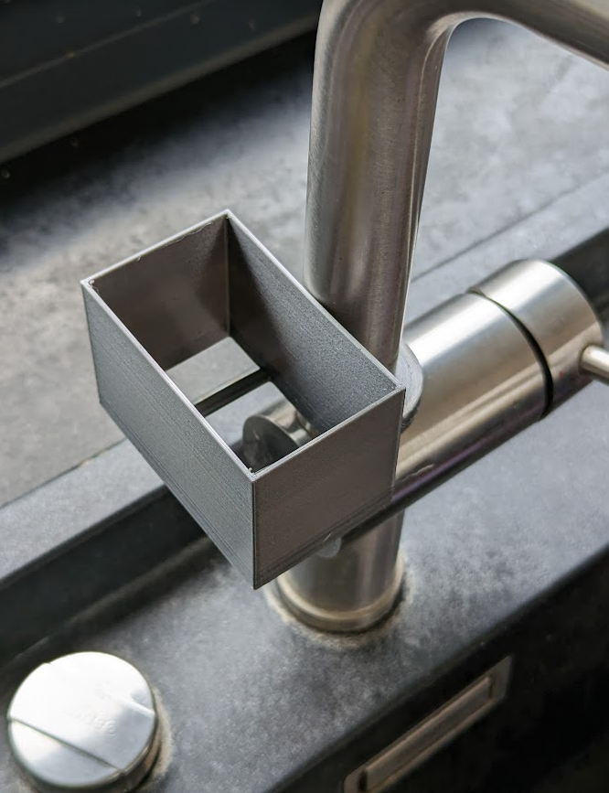 Kitchen sink sponge holder - photo 3