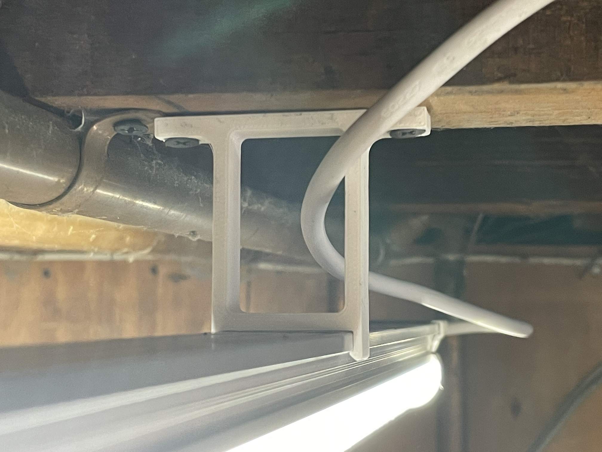 Barrina T8 LED Tube Clip Standoff