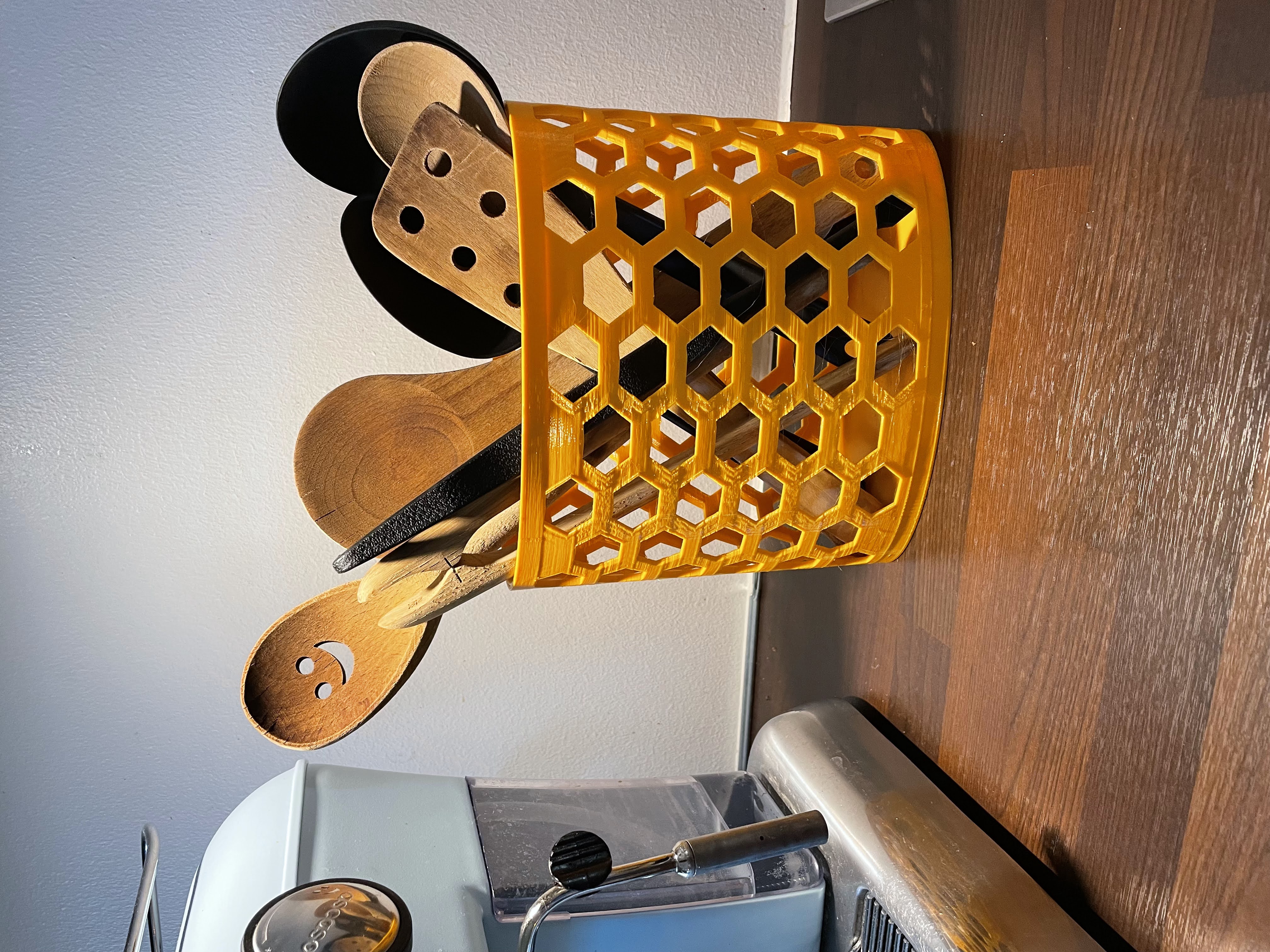 Kitchen utensil holder