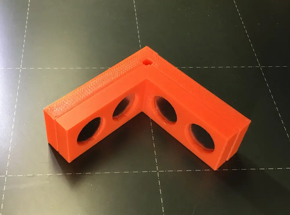 Magnetic Corner Clamp for Model Construction - photo 2