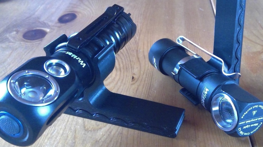 90° Flashlight Clip