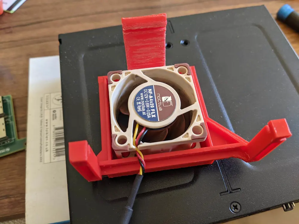 Fan Bracket for LSI 9207-8i with 40x20mm Fan (NF-A4x20) - photo 4