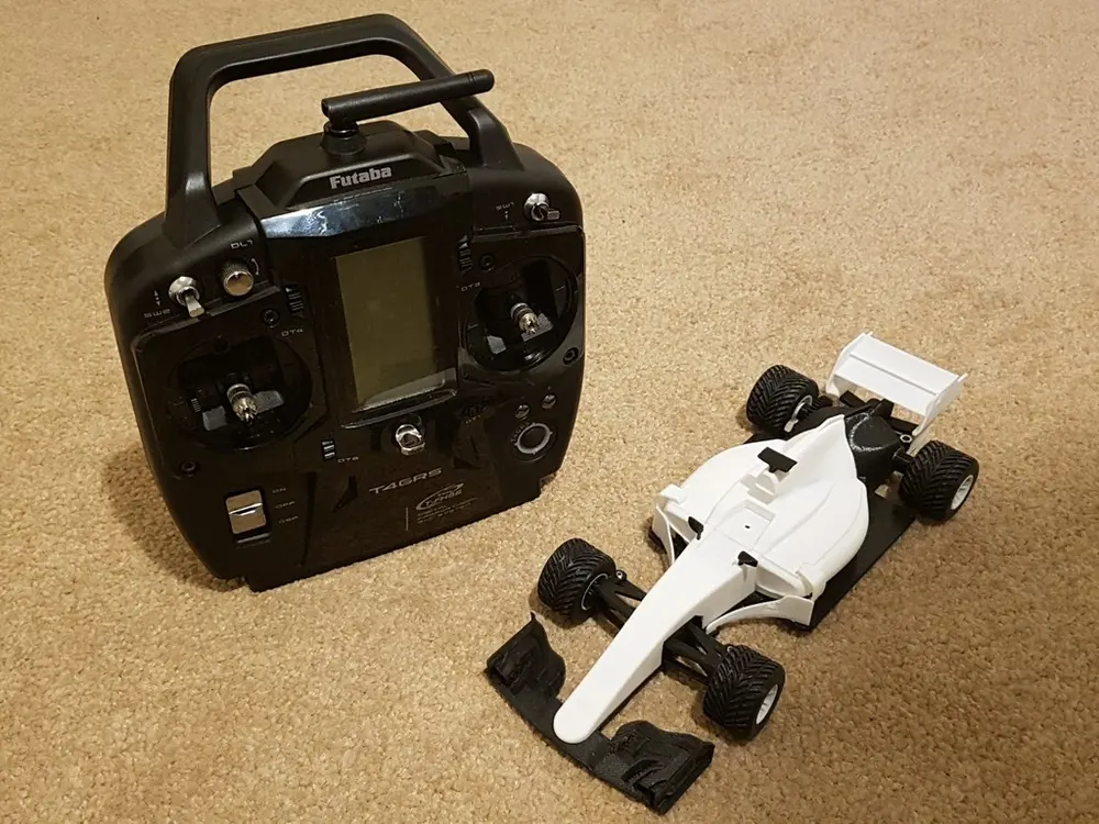 1:18 Scale OpenRC F1 Radio Controlled Car - photo 3