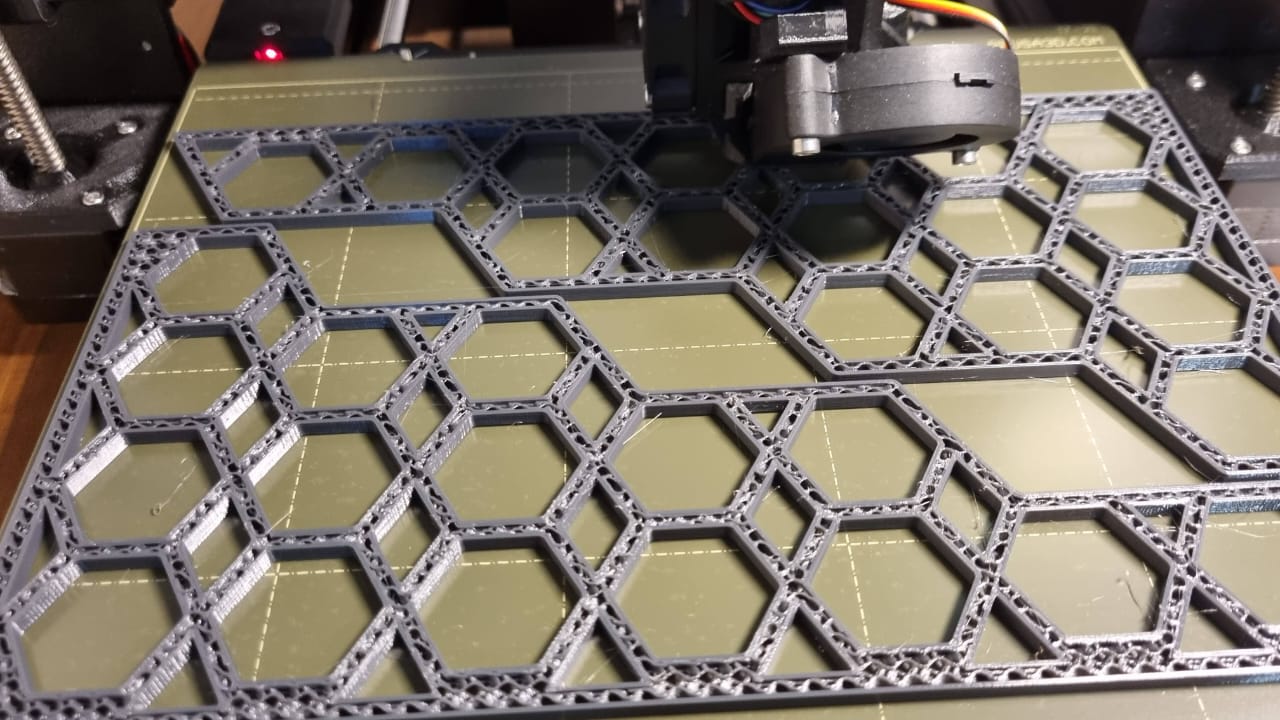 Shelf support - Hexagonal design
