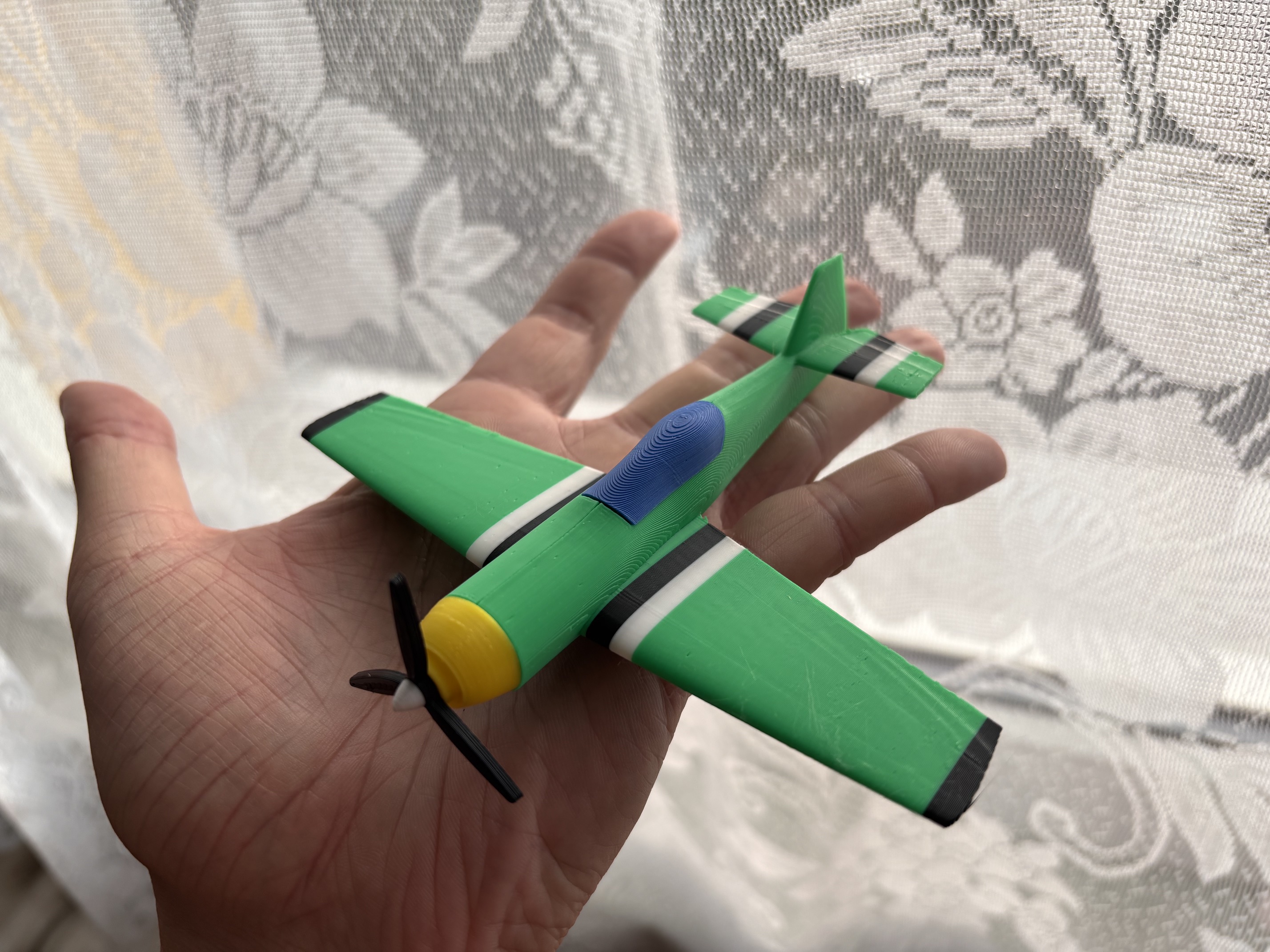 Sukhoi Su-26 (toy plane) - photo 4