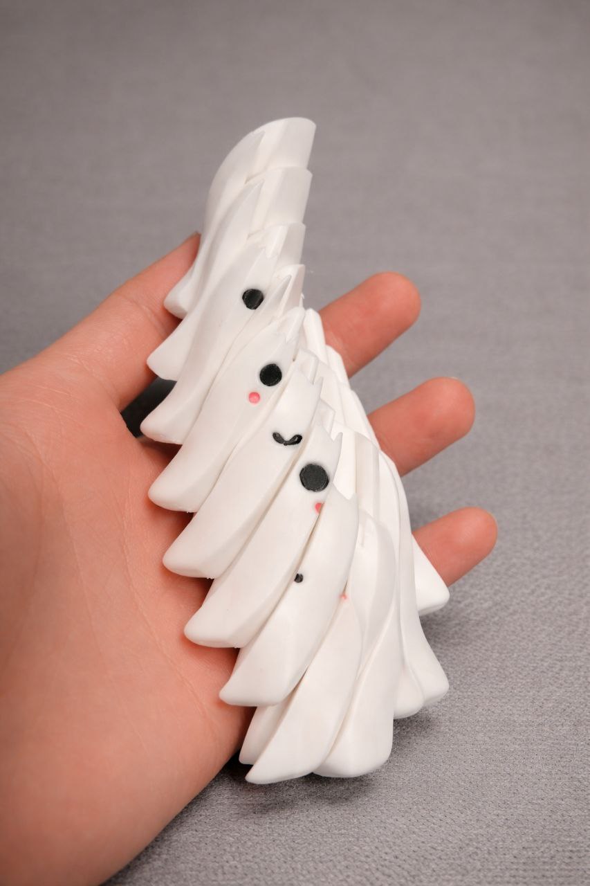 Expandable Fidget Ghost – Articulated Ghost Stress Toy - photo 2