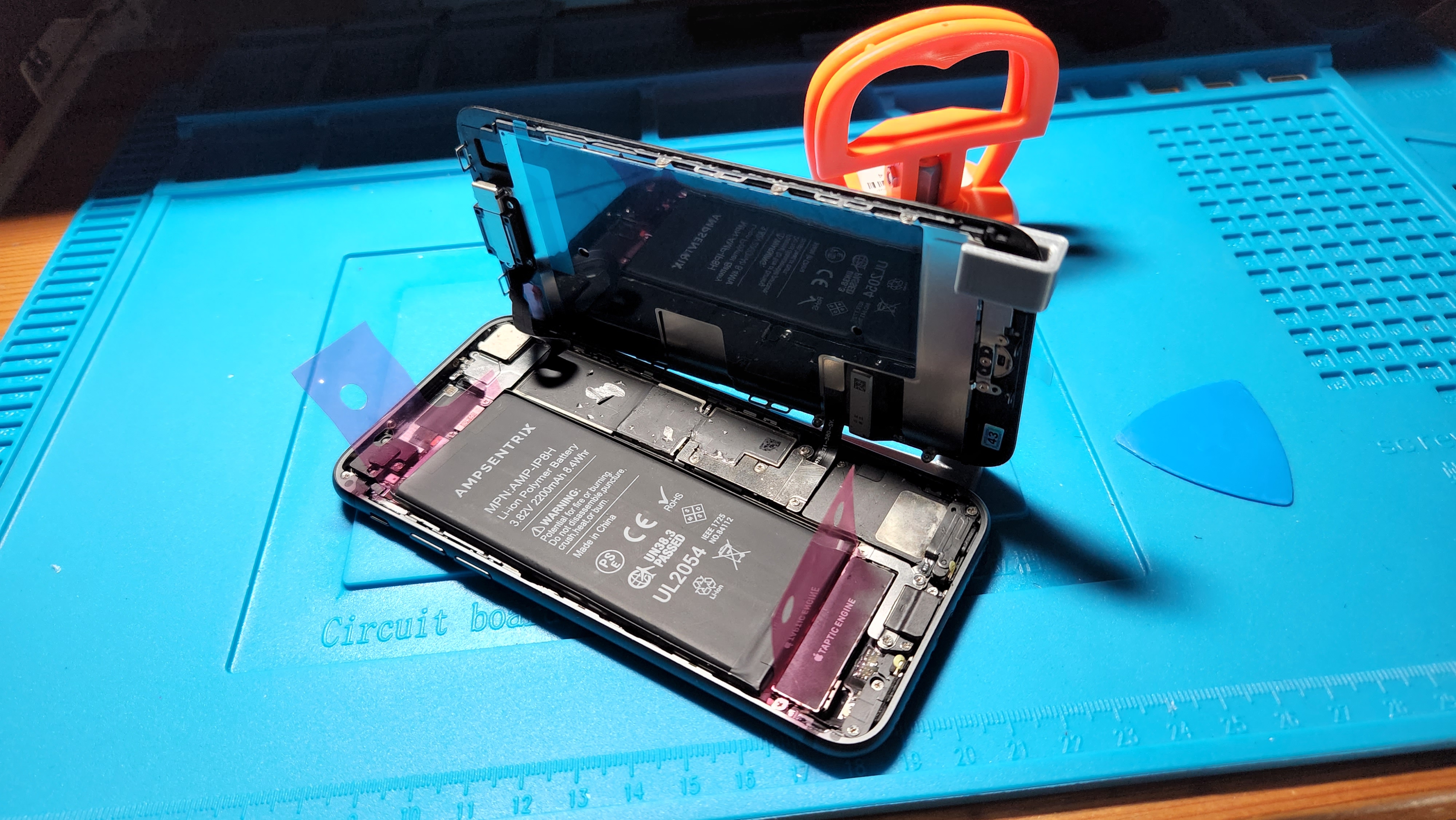 phone screen stand for phone repair - photo 3