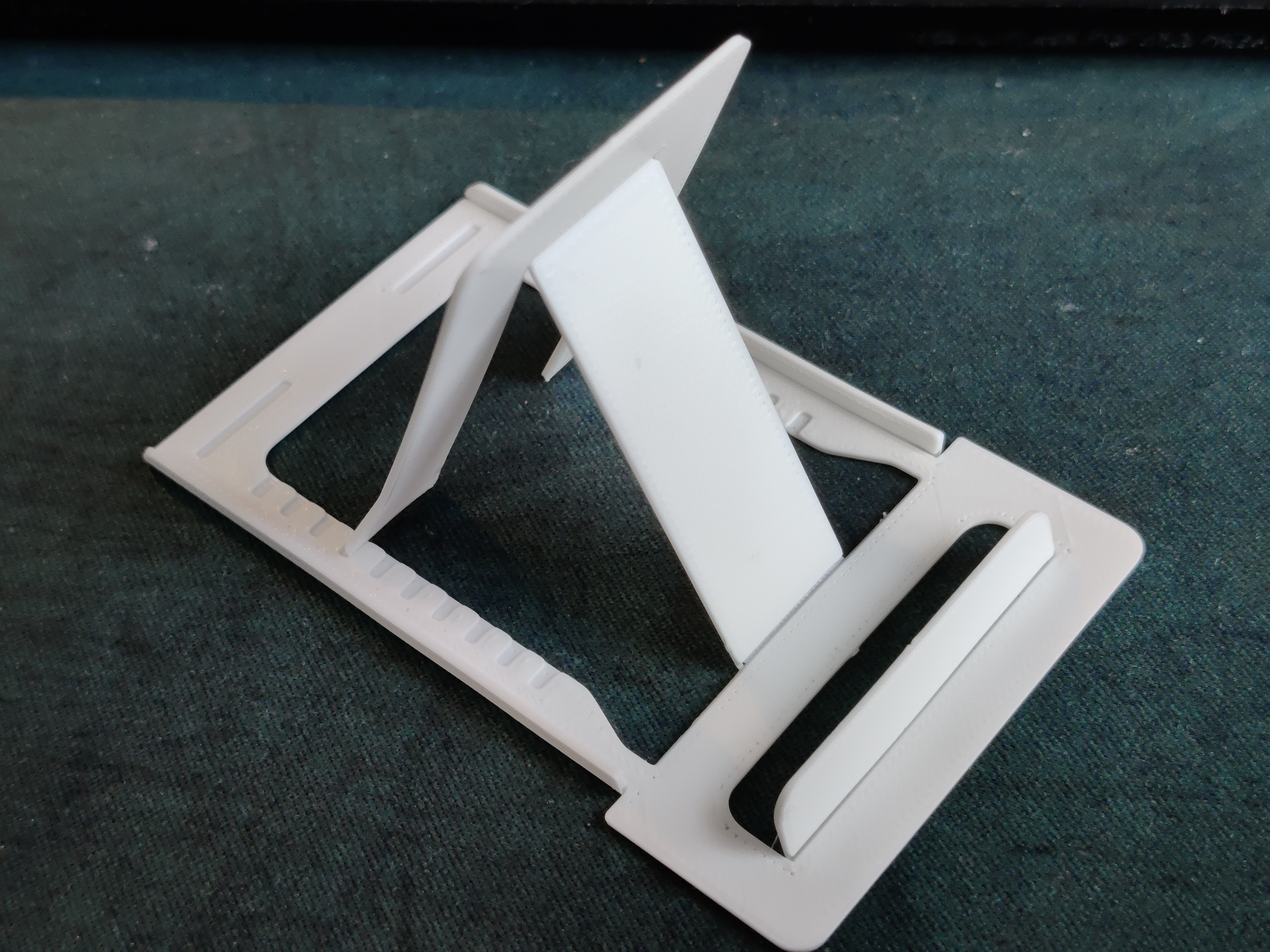 0.8mm thin adjustable credit card phone stand - photo 2
