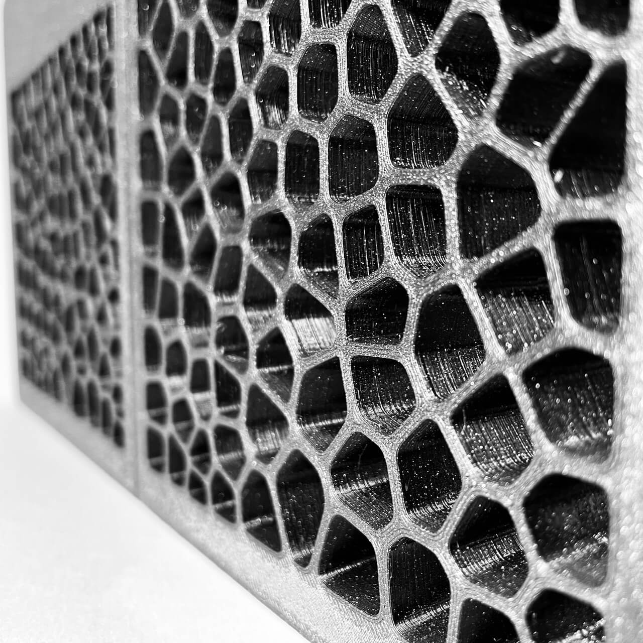 Ikea's Billy Macbook Pro Voronoi Shelf Insert for Eket - photo 3