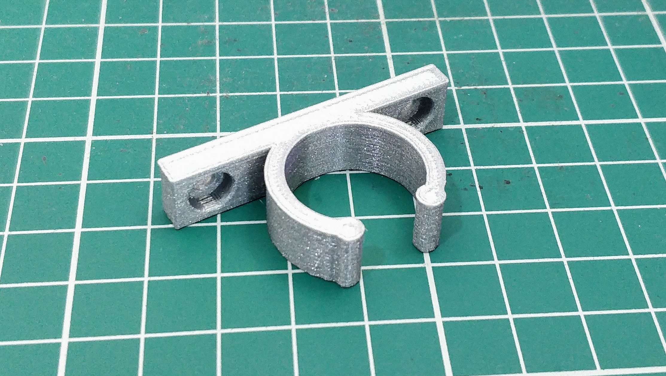 Customisable pipe clip/clamp - photo 2