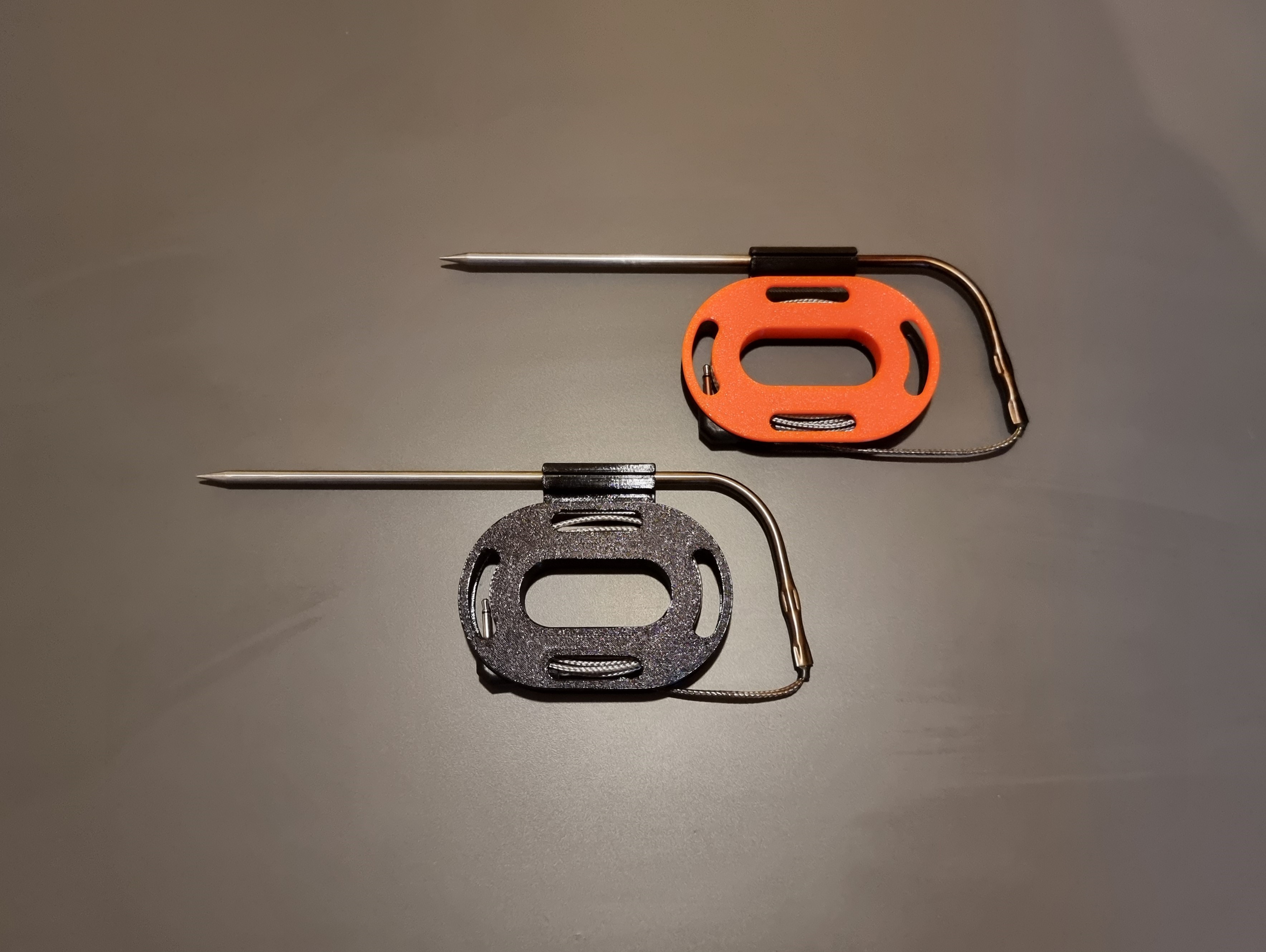 BBQ temperature probe organizer