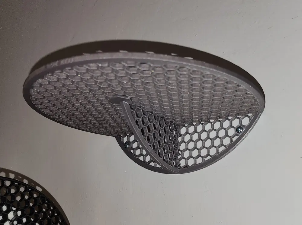Round honeycomb shelf - wall mounted