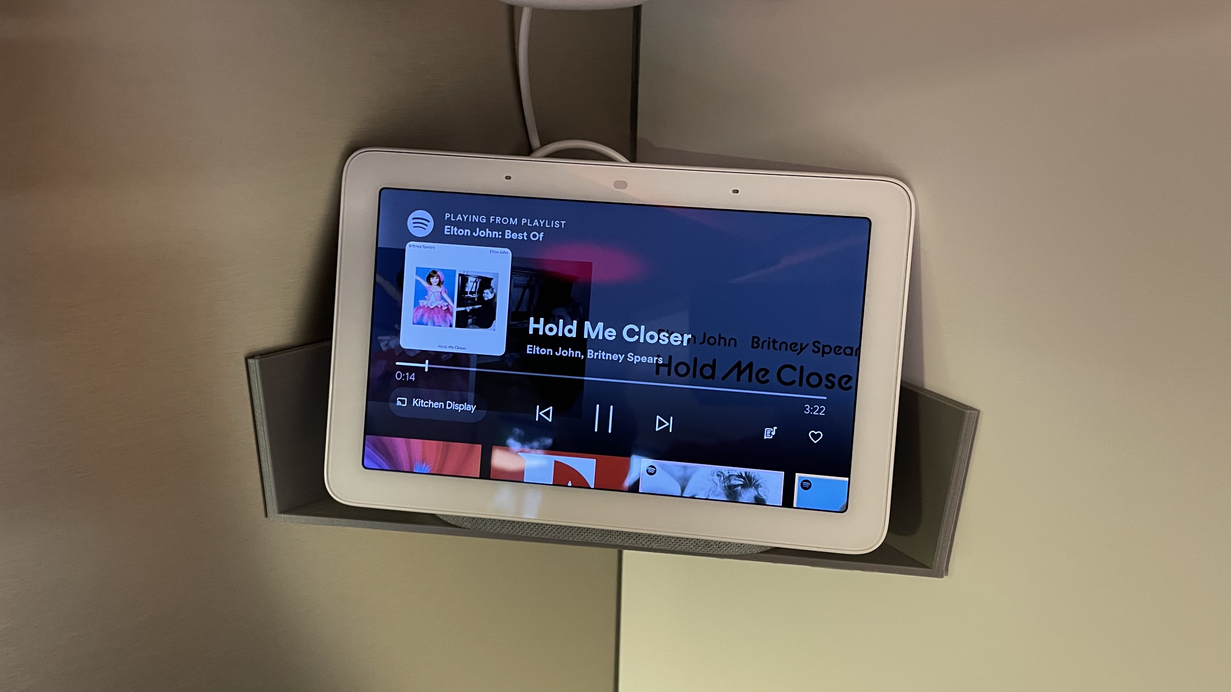 Google Home Hub 7" corner shelf