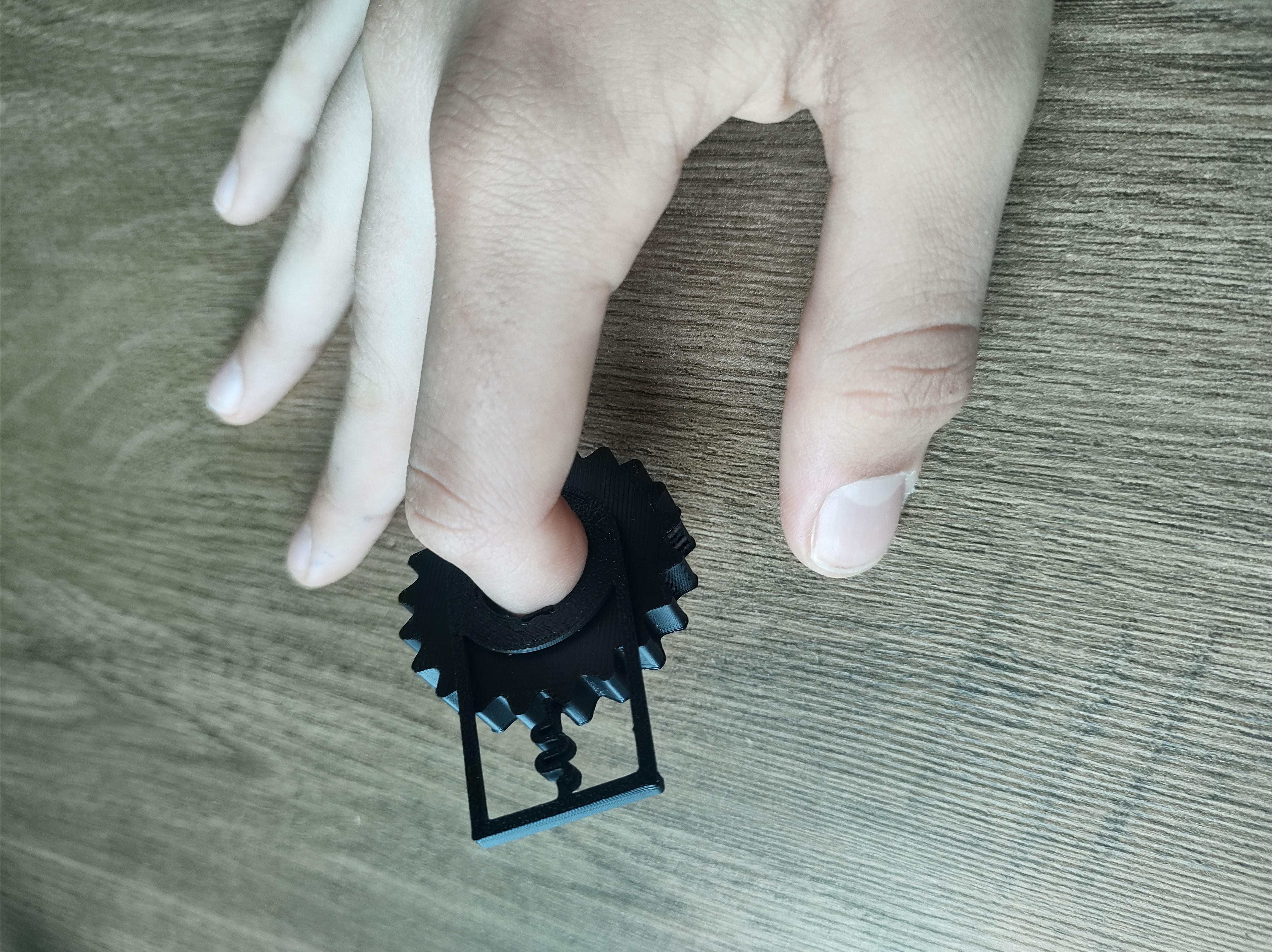 Figet toy, clicky finger spinner - photo 2