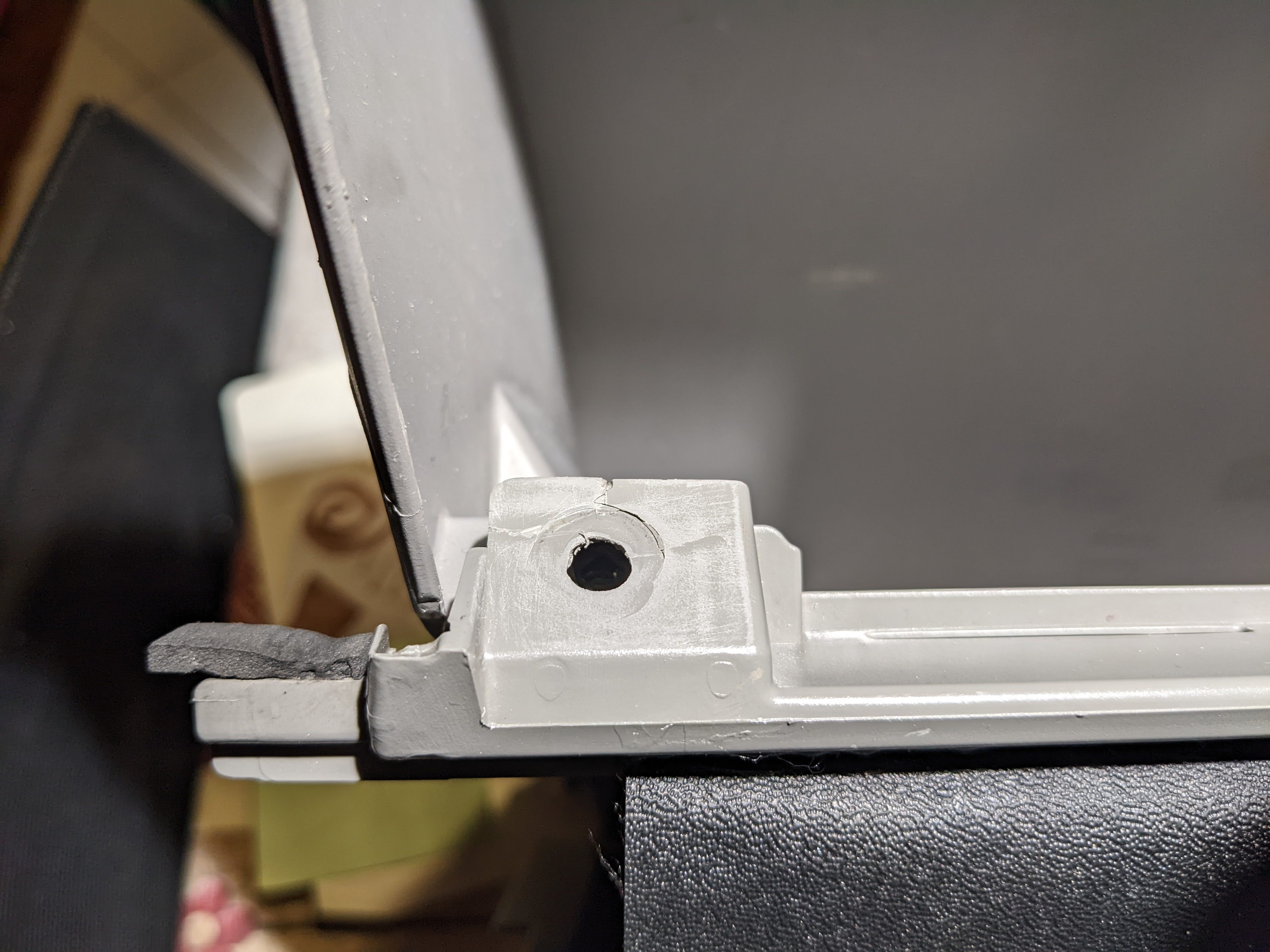 Fiat Ducato central console storage compartment screw hole reinforcements - photo 3
