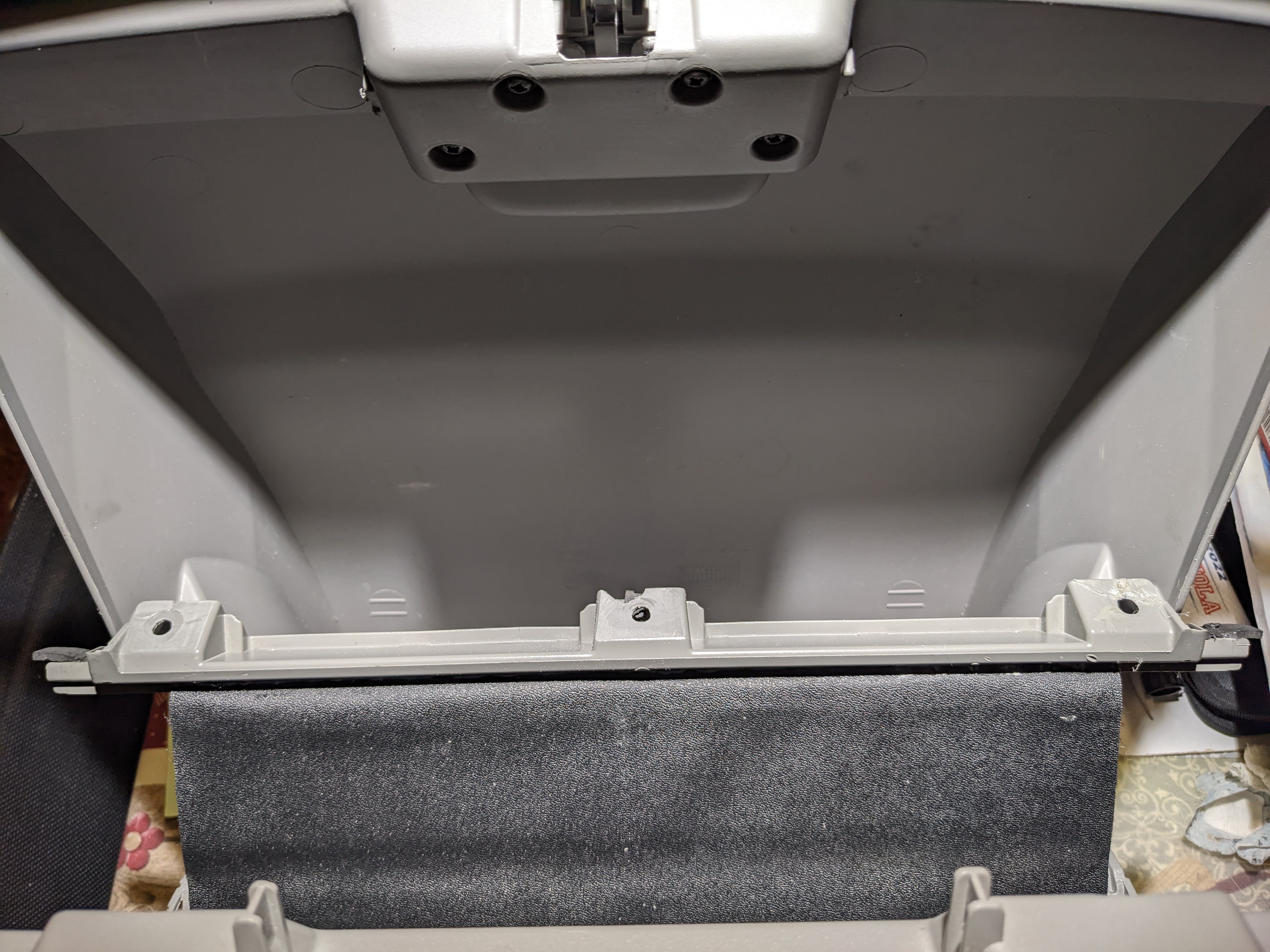 Fiat Ducato central console storage compartment screw hole reinforcements - photo 2
