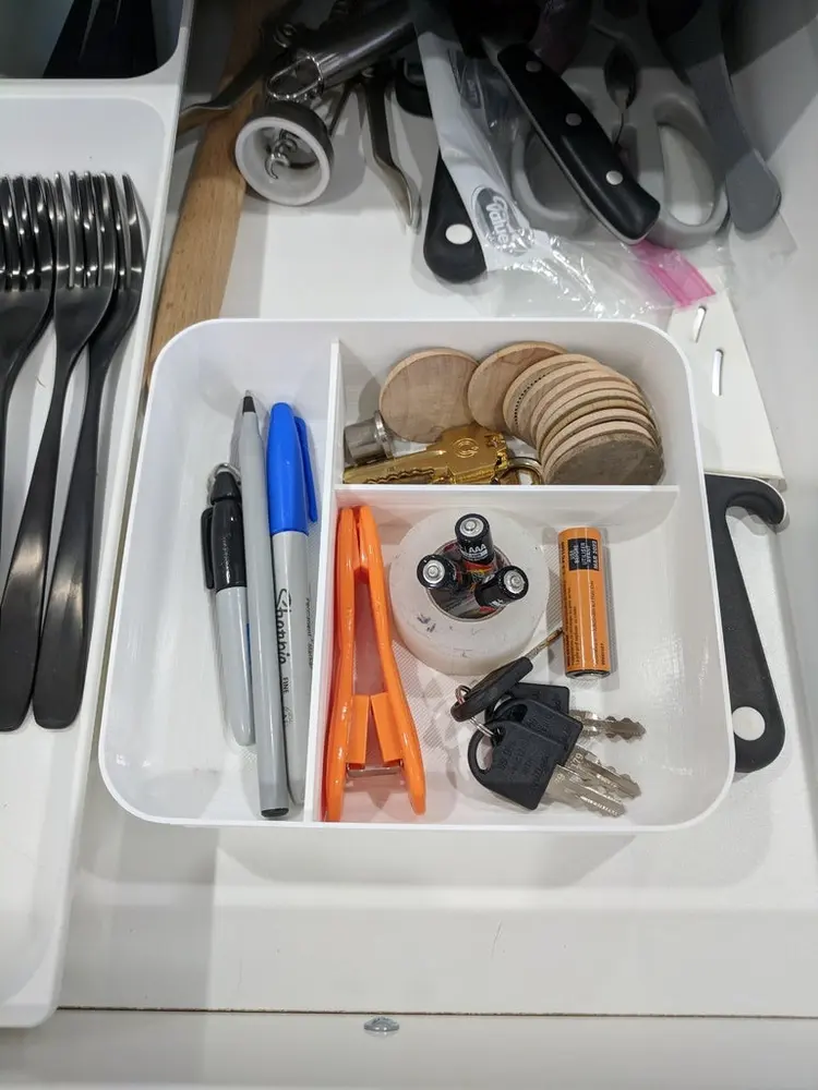 Drawer organizer tray