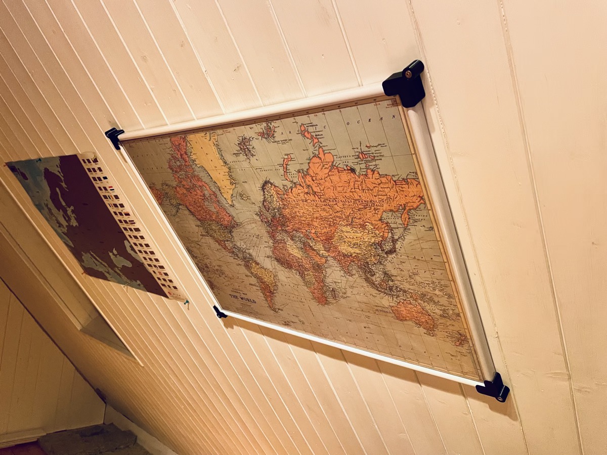 Picture Frame Corner Mount