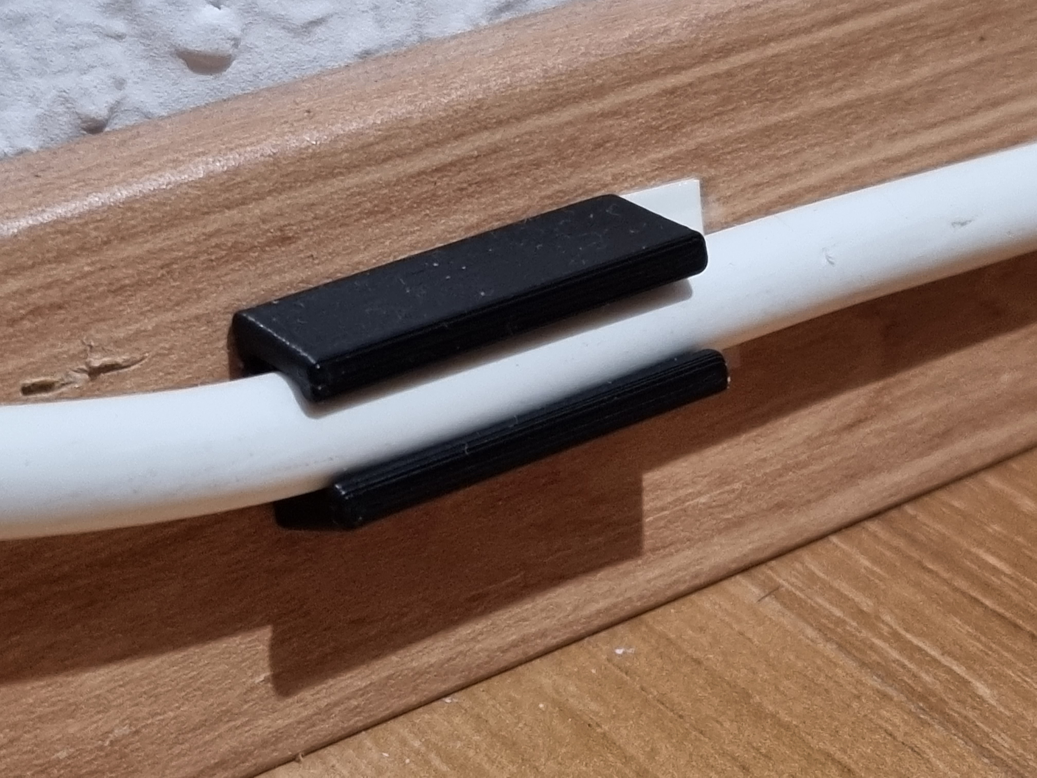 Simple Cable Clip