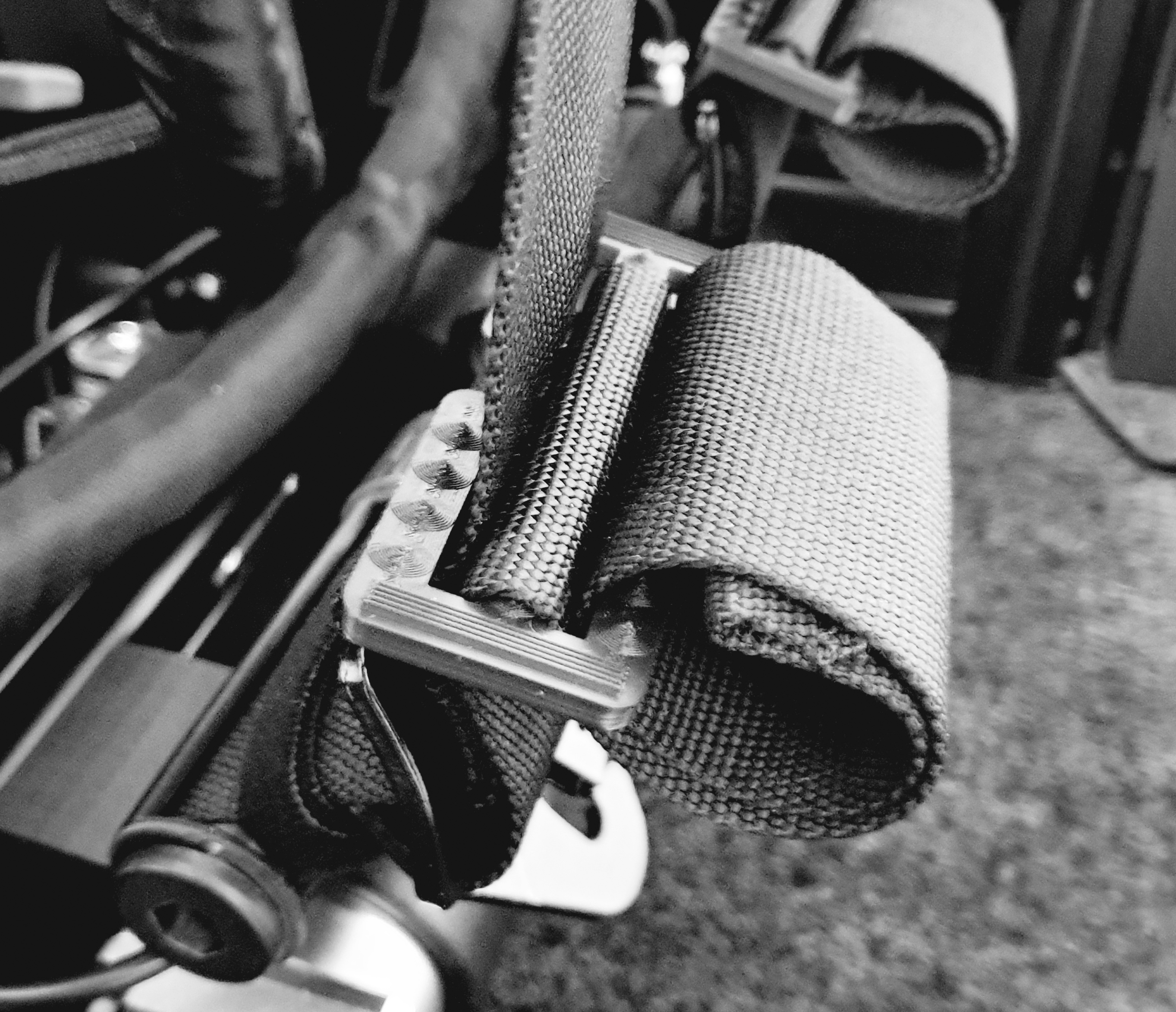 Clip for 76mm simracing belts - photo 2