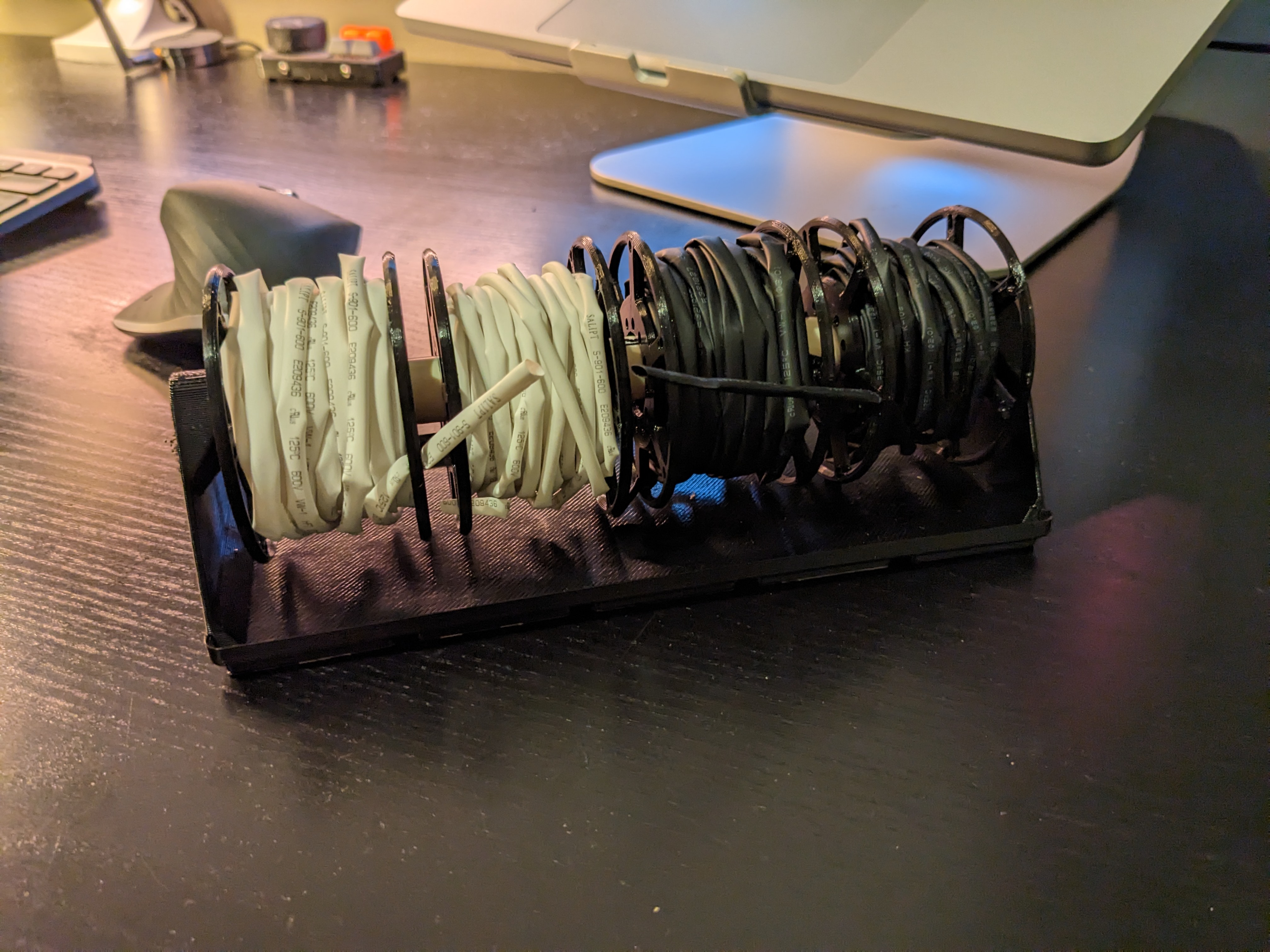 Gridfinity Cable Spool Holder - photo 2