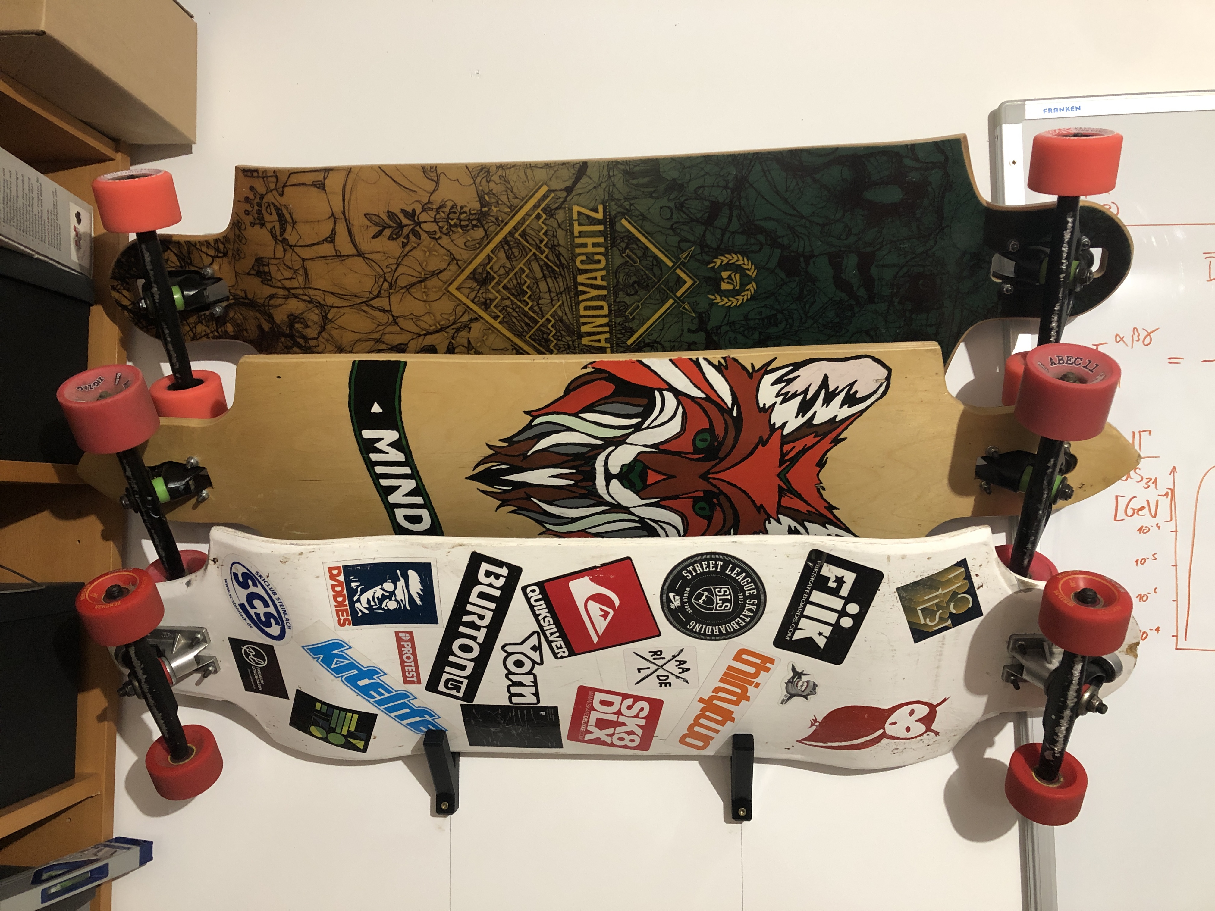 Longboard shelf