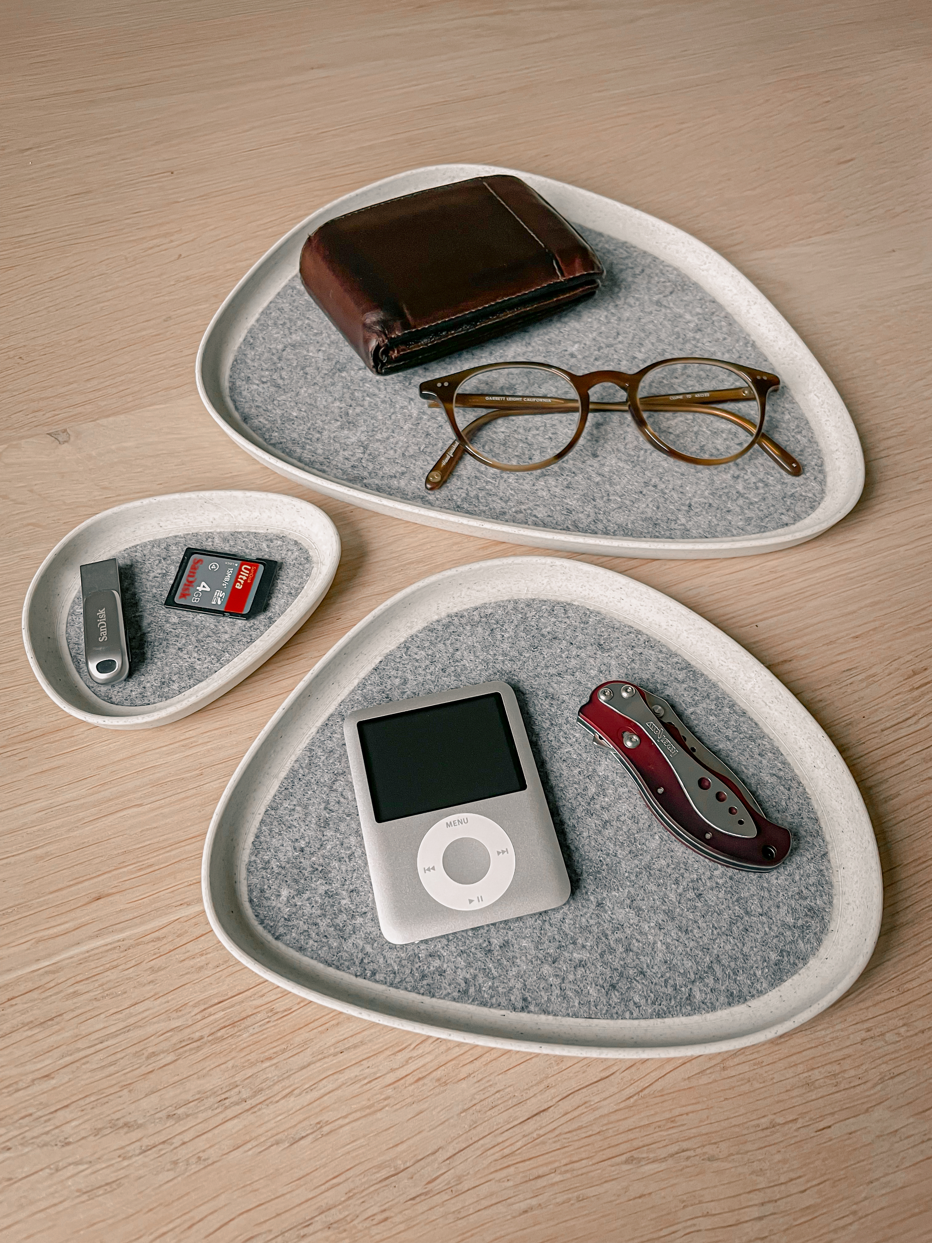 Simple yet elegant organic catchall tray set