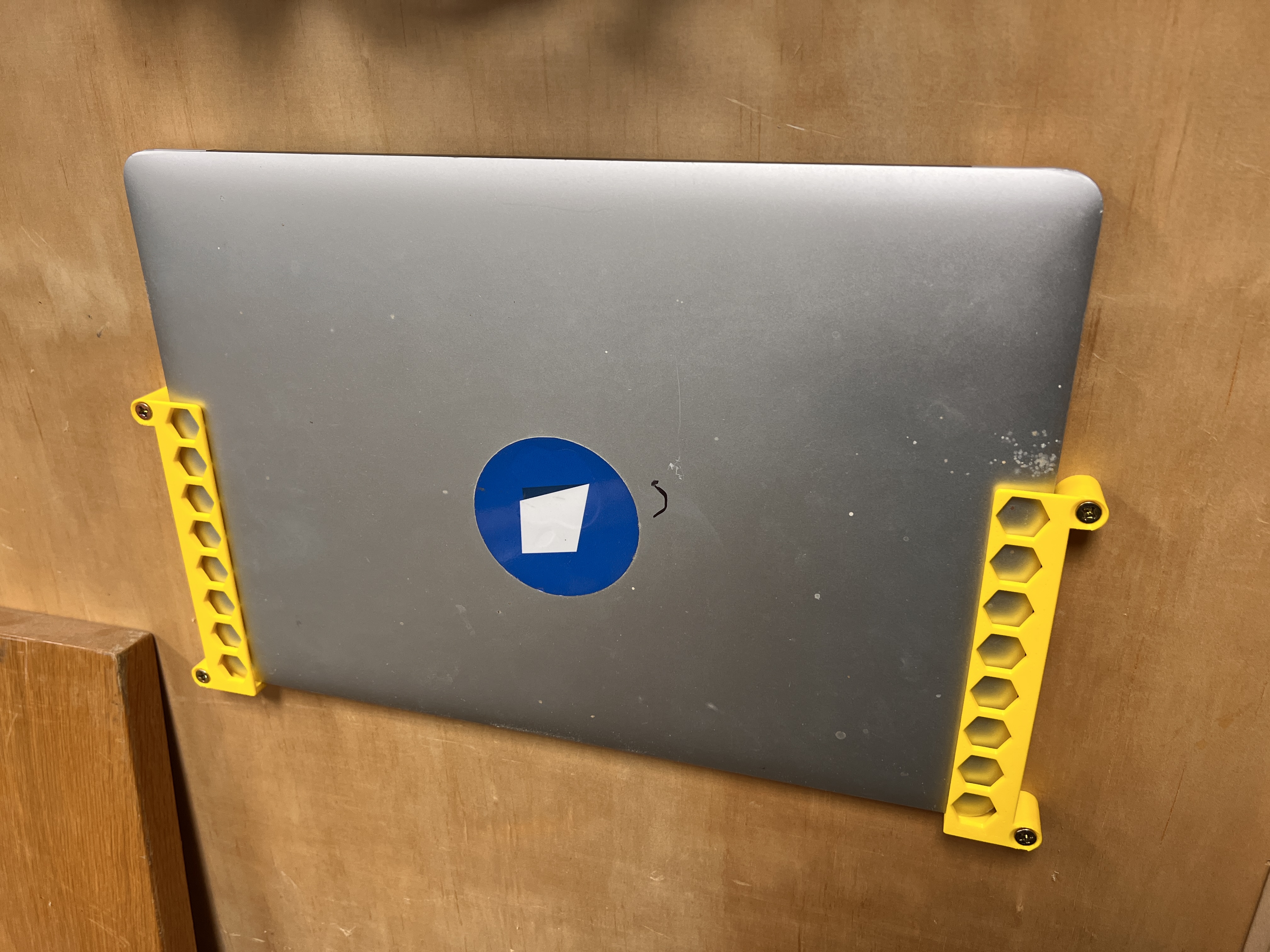 Simple Laptop Wall Mount - photo 2