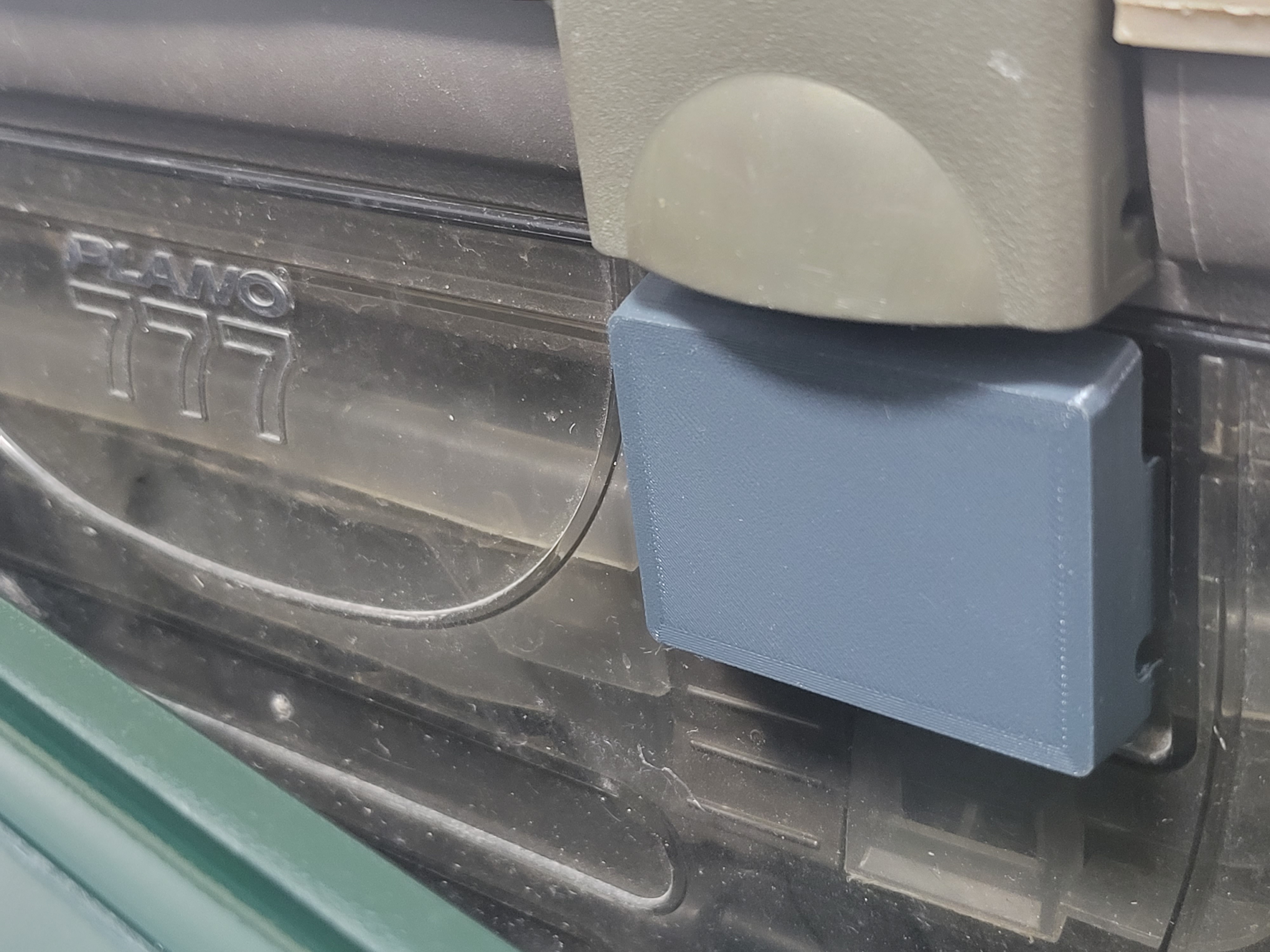 Plano 777 fishing box clamp - photo 4