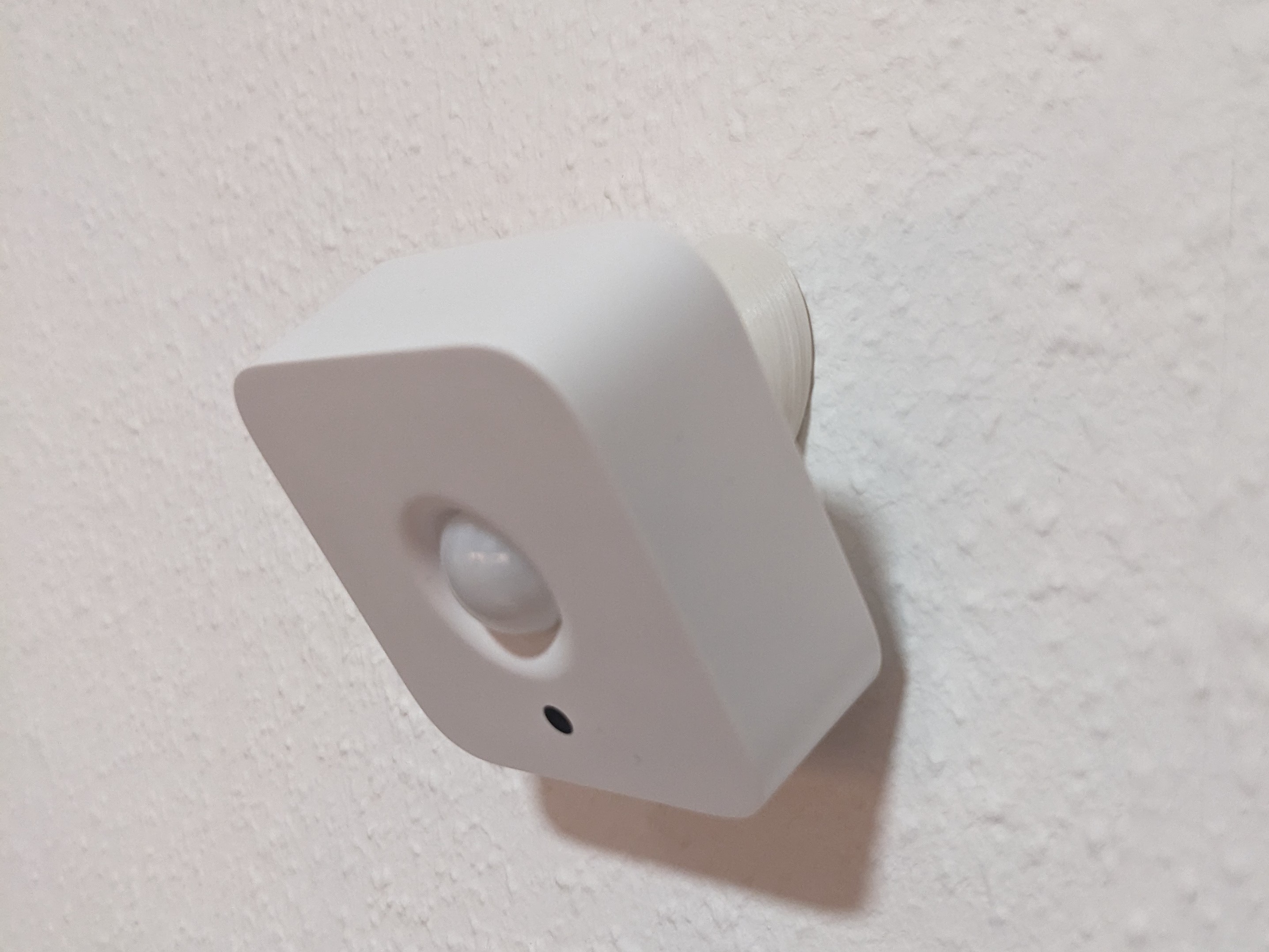 Philips Hue motion sensor mount - photo 2