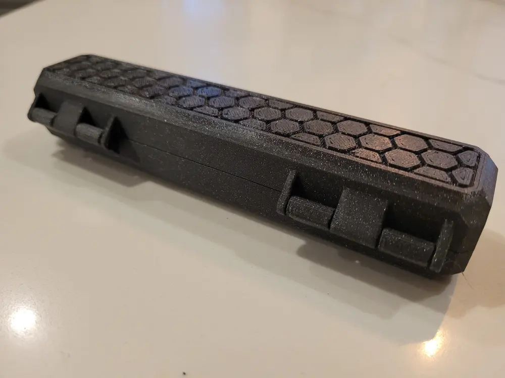 Hex-pattern Hinged Dice Box - Magnetic Closure - photo 4