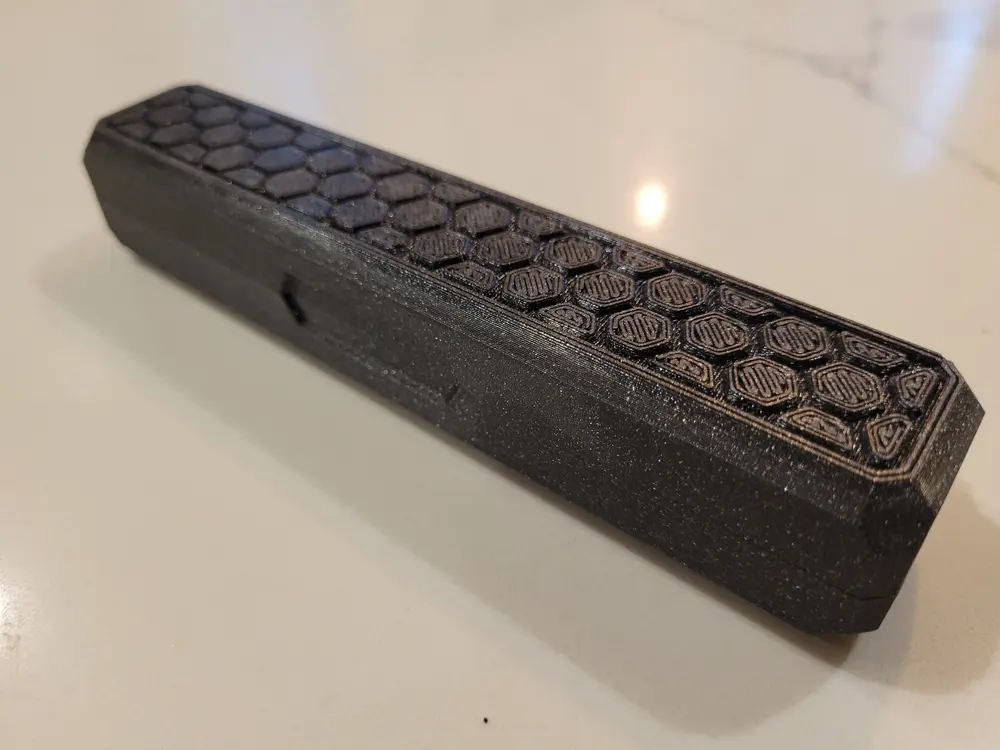 Hex-pattern Hinged Dice Box - Magnetic Closure - photo 3