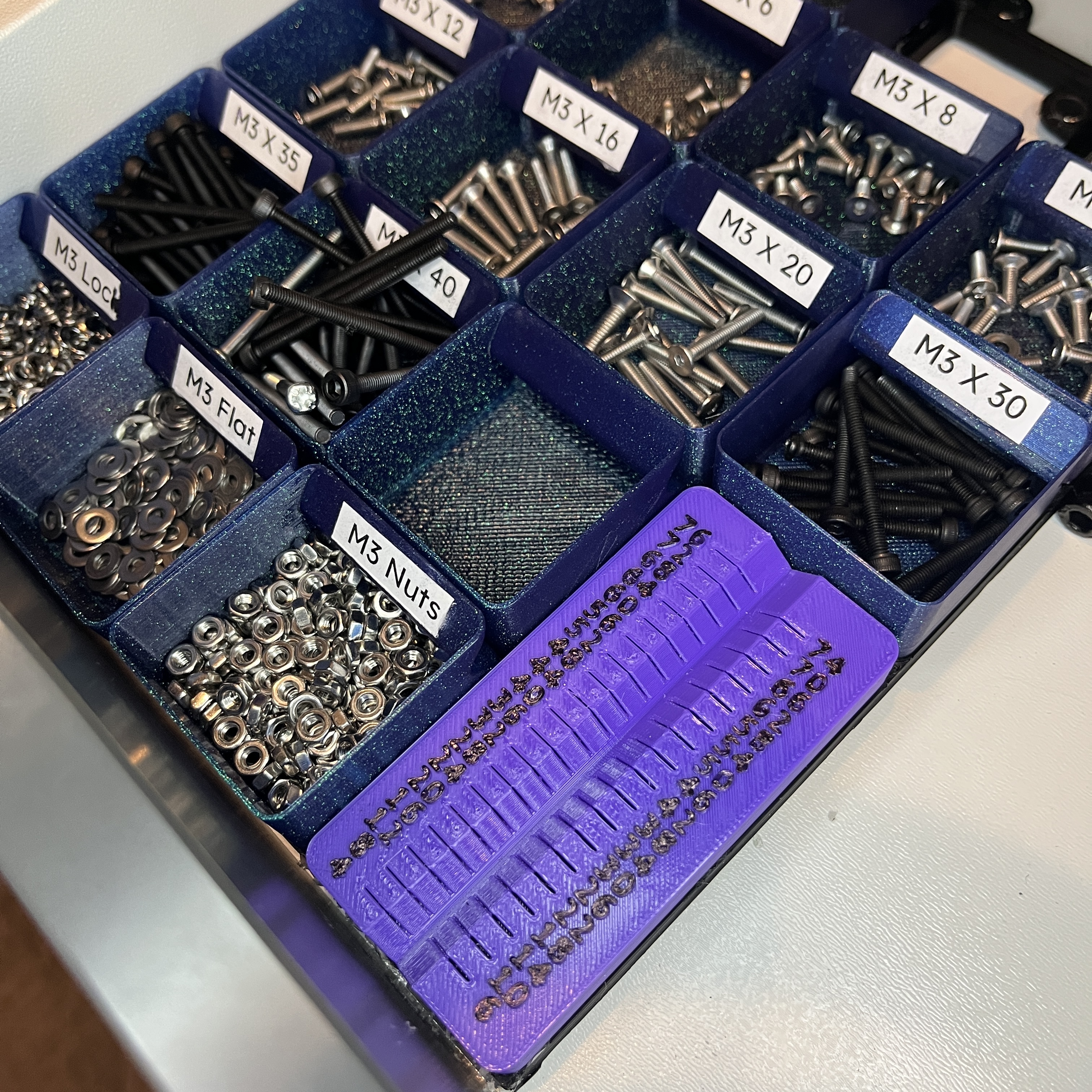 1x1 Short Vase Mode Gridfinity Bin With Magnets - photo 2