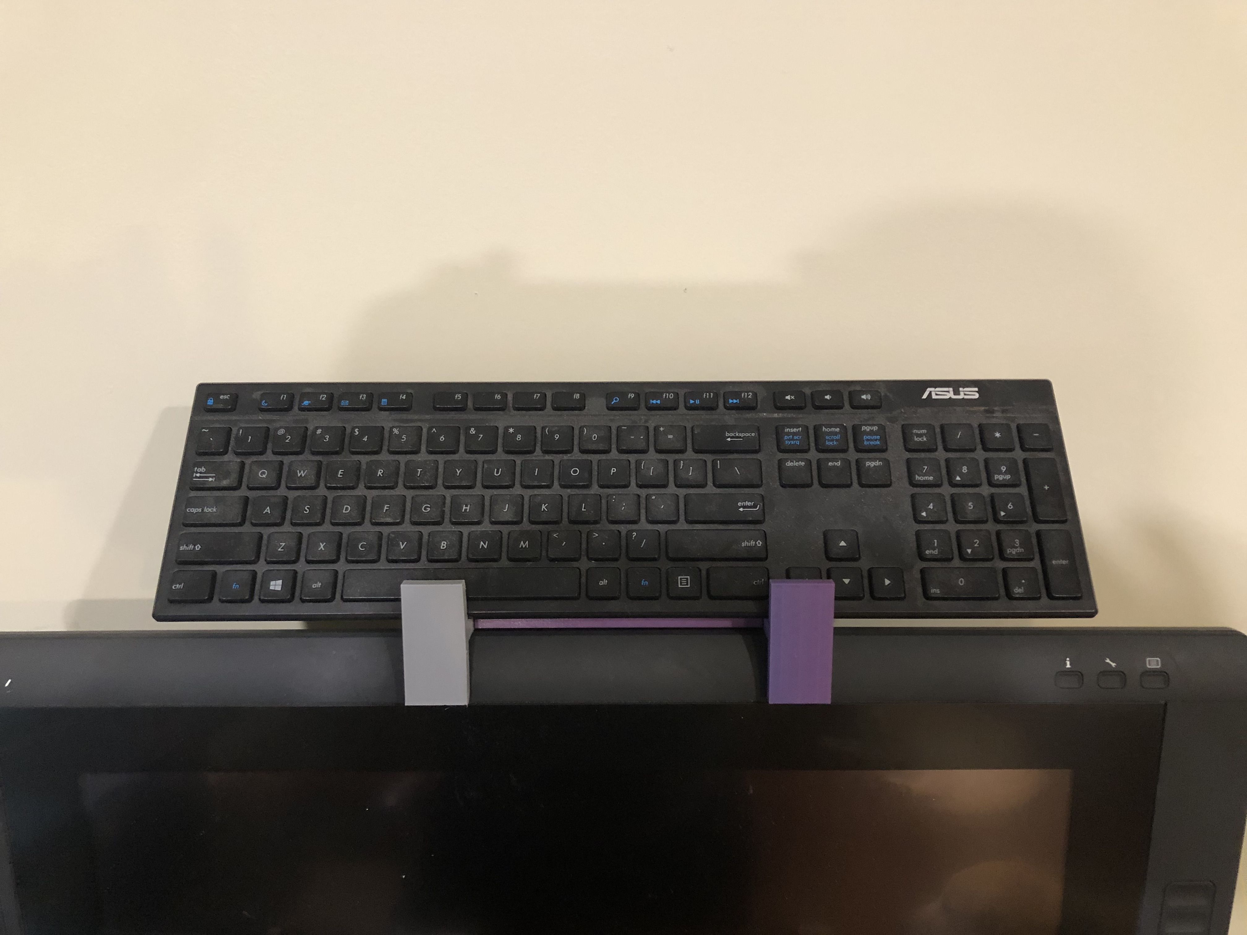 Top of Monitor Keyboard Tray (No glue needed)