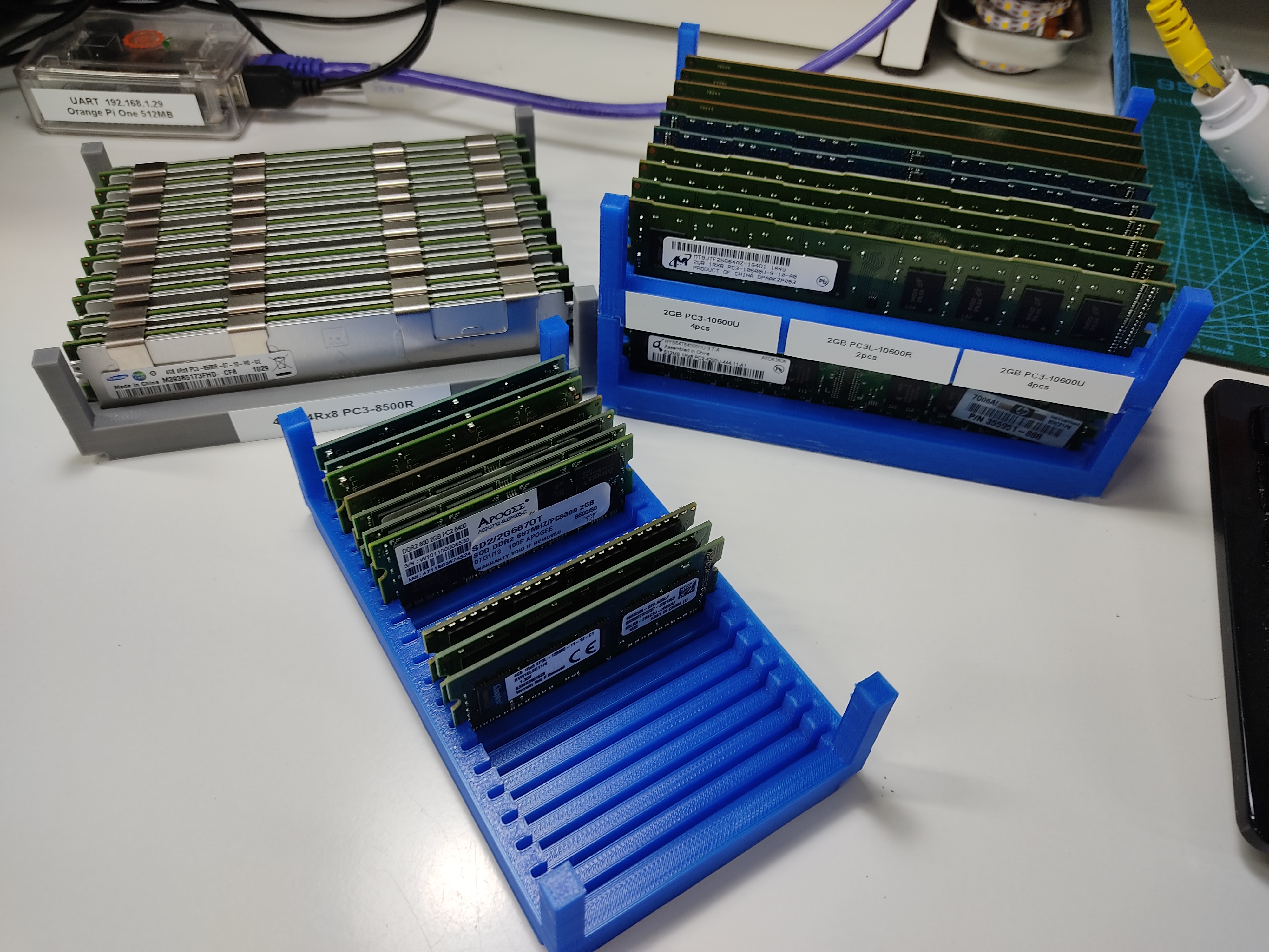 DIMM/SODIMM Stackable Tray