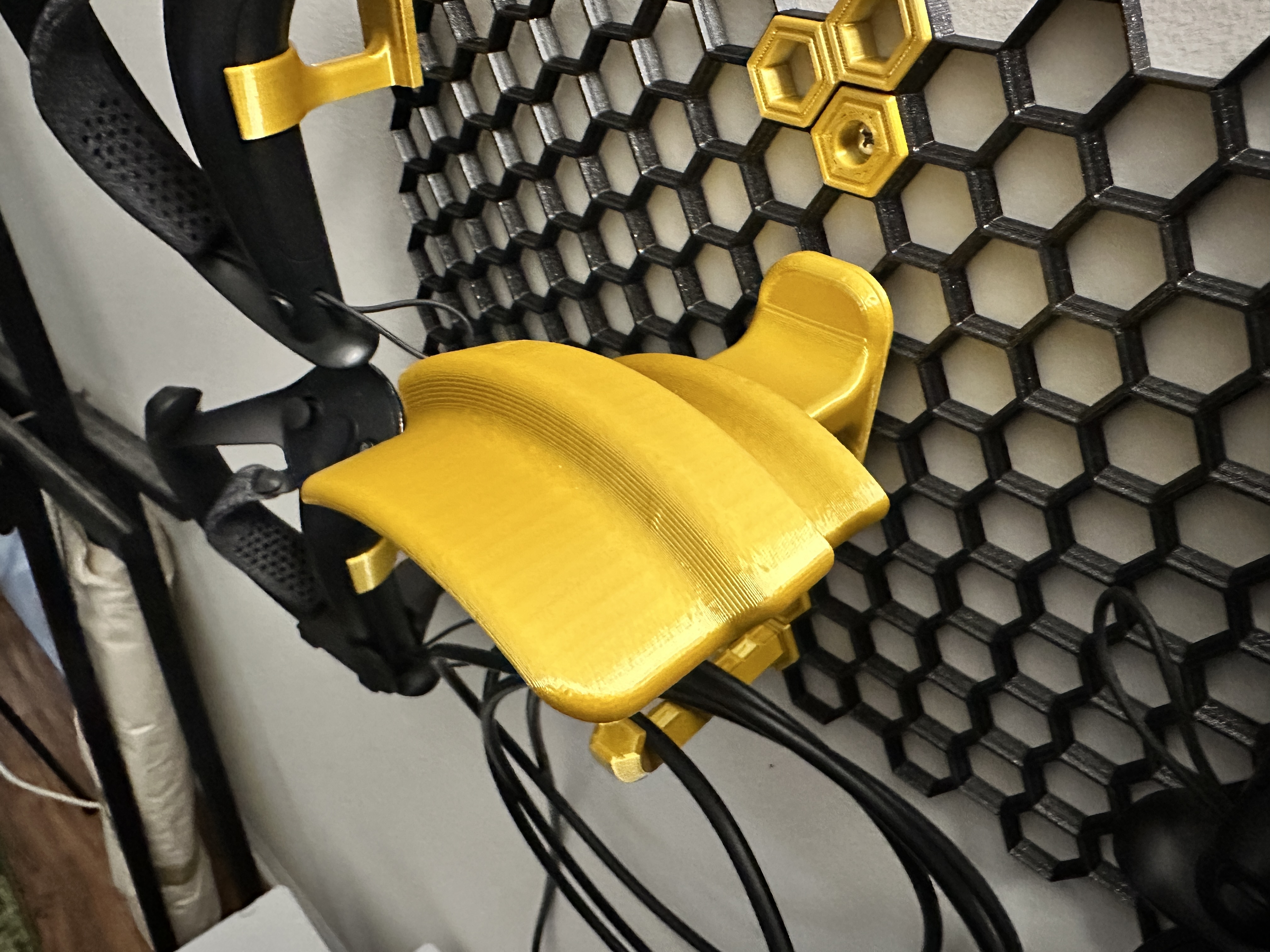 Honeycomb Storage Wall Valve Index Headset Mount - photo 2