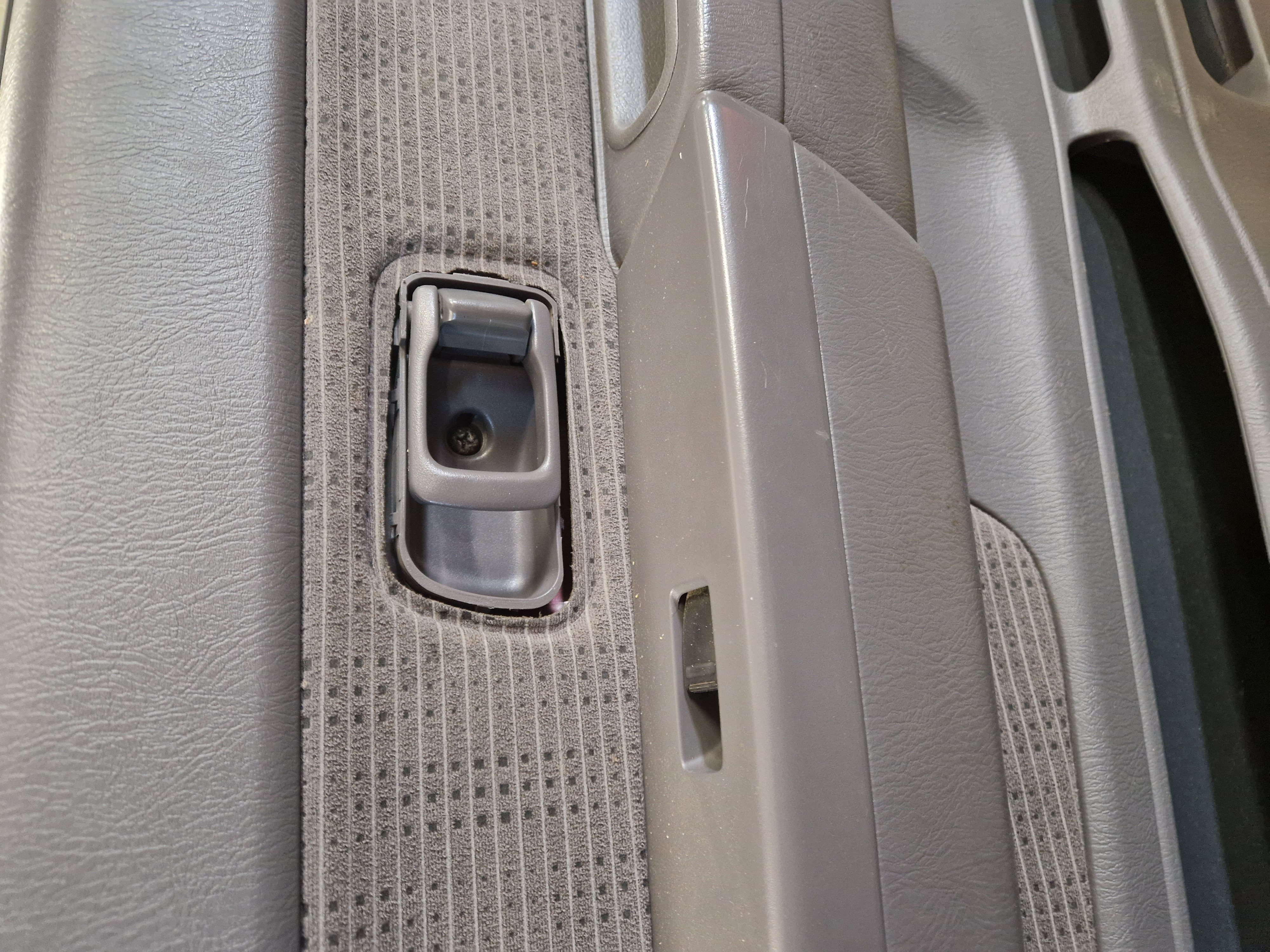 Nissan Navara door ring - photo 2